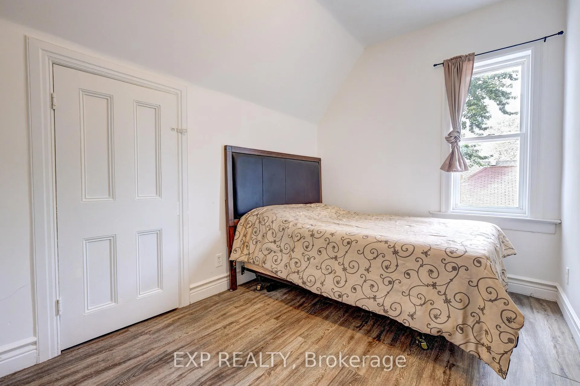 Photo 27 of 853 Simcoe Street S, Oshawa, Lakeview — HOMEH