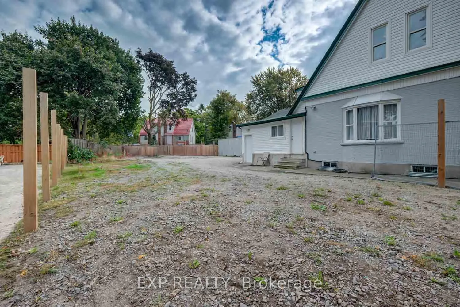 Photo 34 of 853 Simcoe Street S, Oshawa, Lakeview — HOMEH