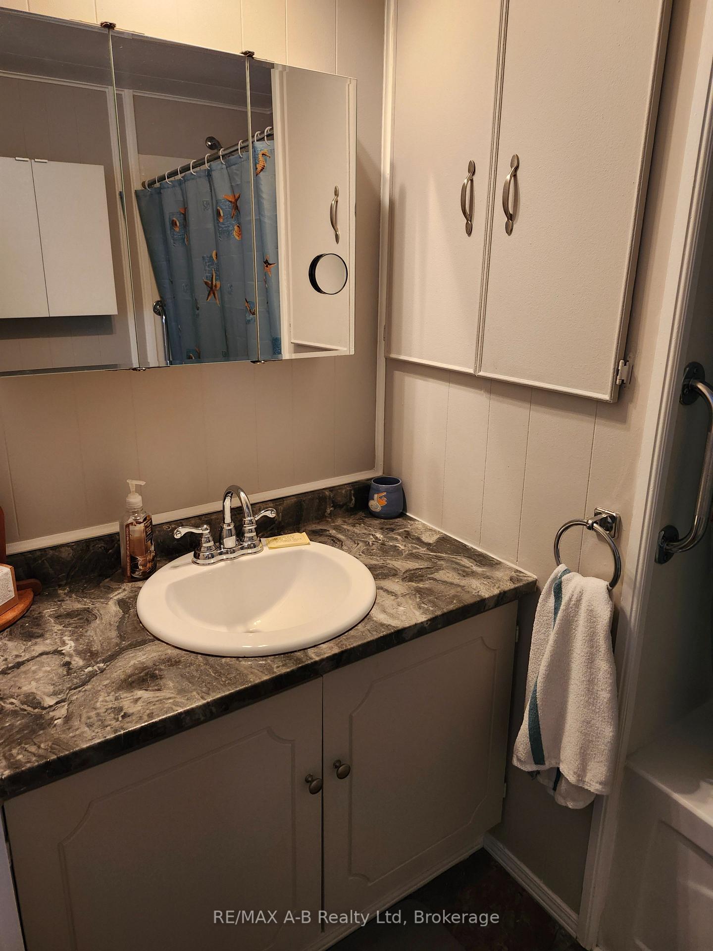 Photo 14 of 179 Birch Street, Perth East, Crystal Lake — HOMEH