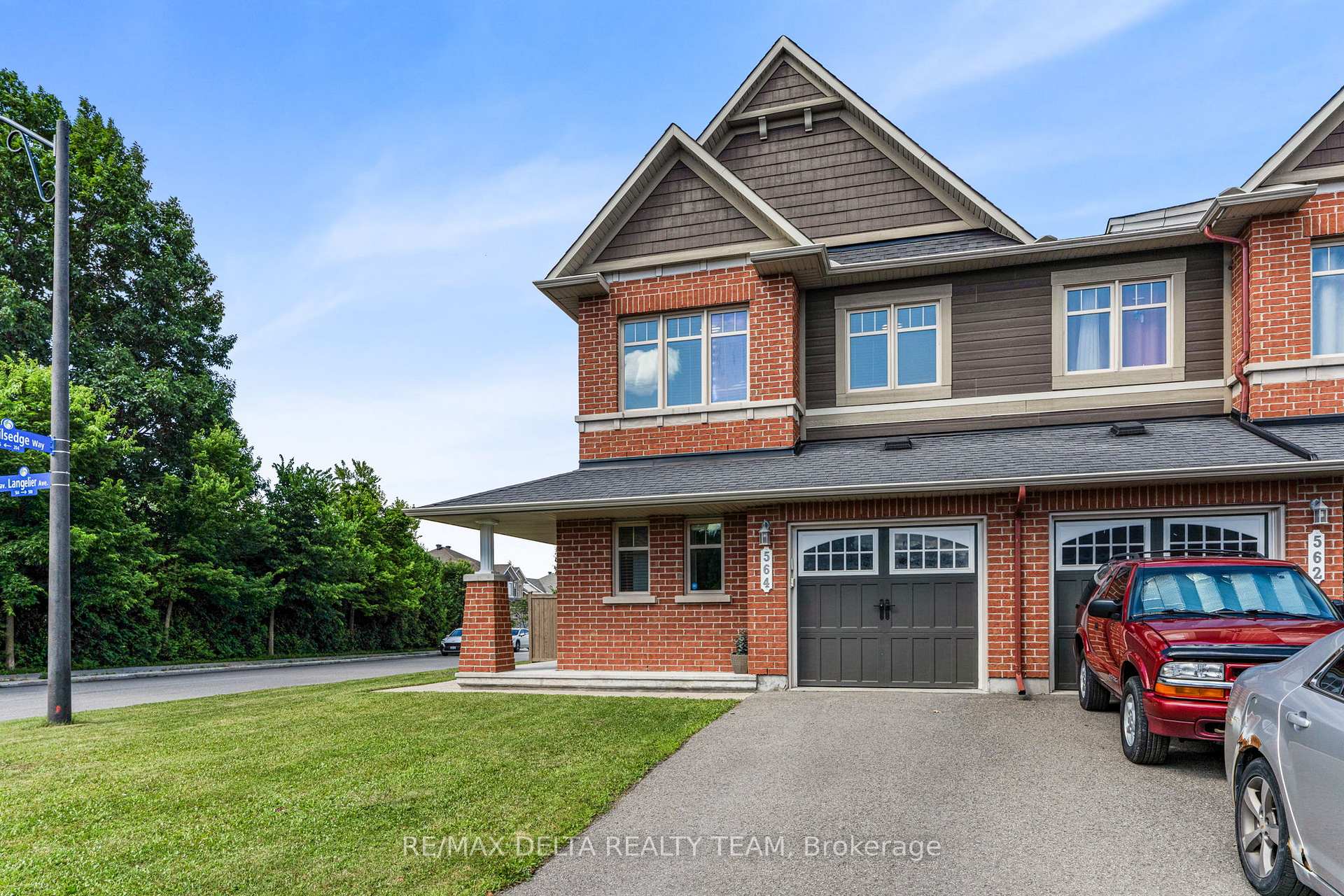 Photo 2 of 564 Langelier Avenue, Ottawa, Mer Bleue/Bradley Estates/Anderson Park — HOMEH