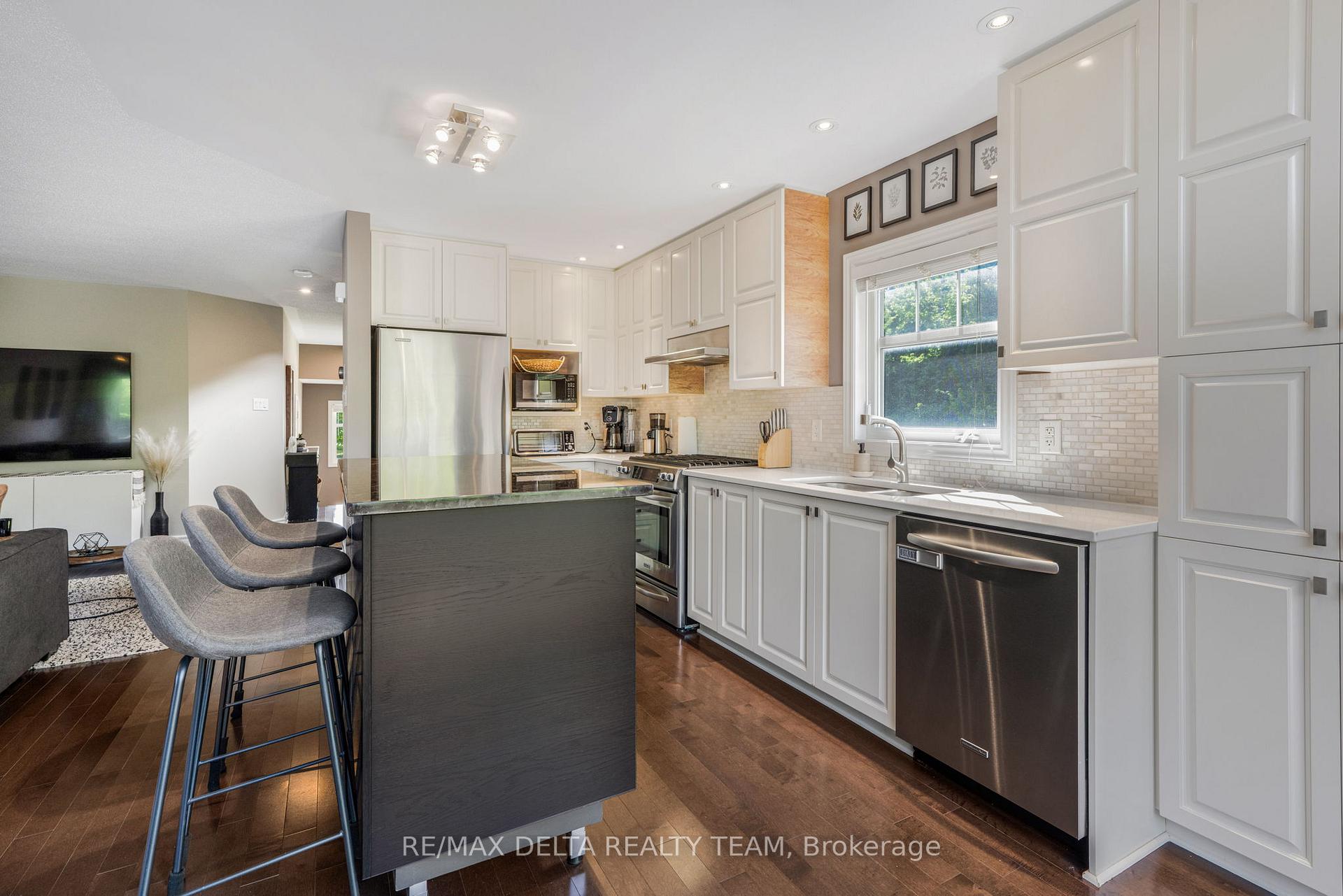 Photo 11 of 564 Langelier Avenue, Ottawa, Mer Bleue/Bradley Estates/Anderson Park — HOMEH