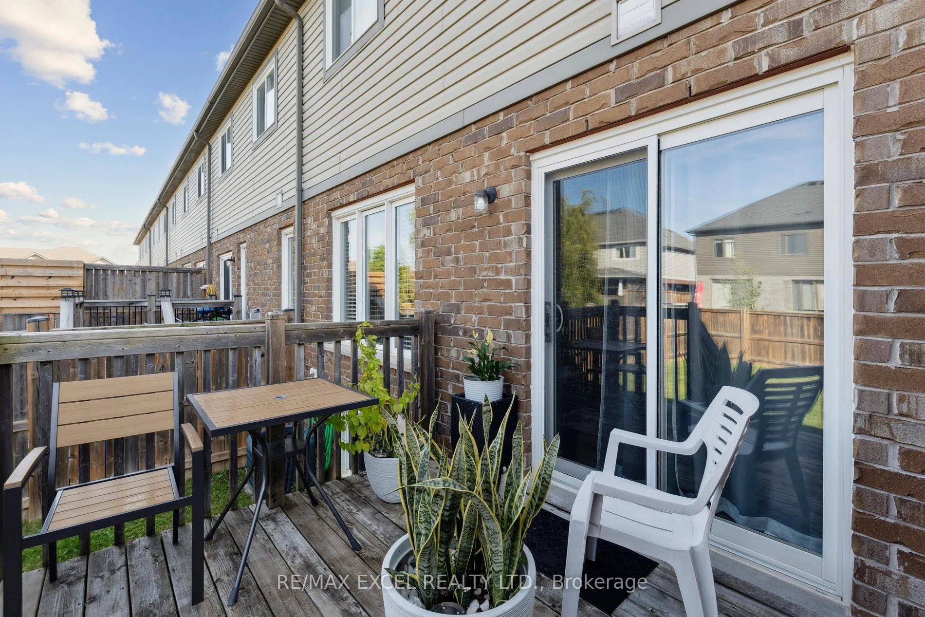 Photo 11 of 6401 Shapton Crescent, Niagara Falls, Forestview — HOMEH