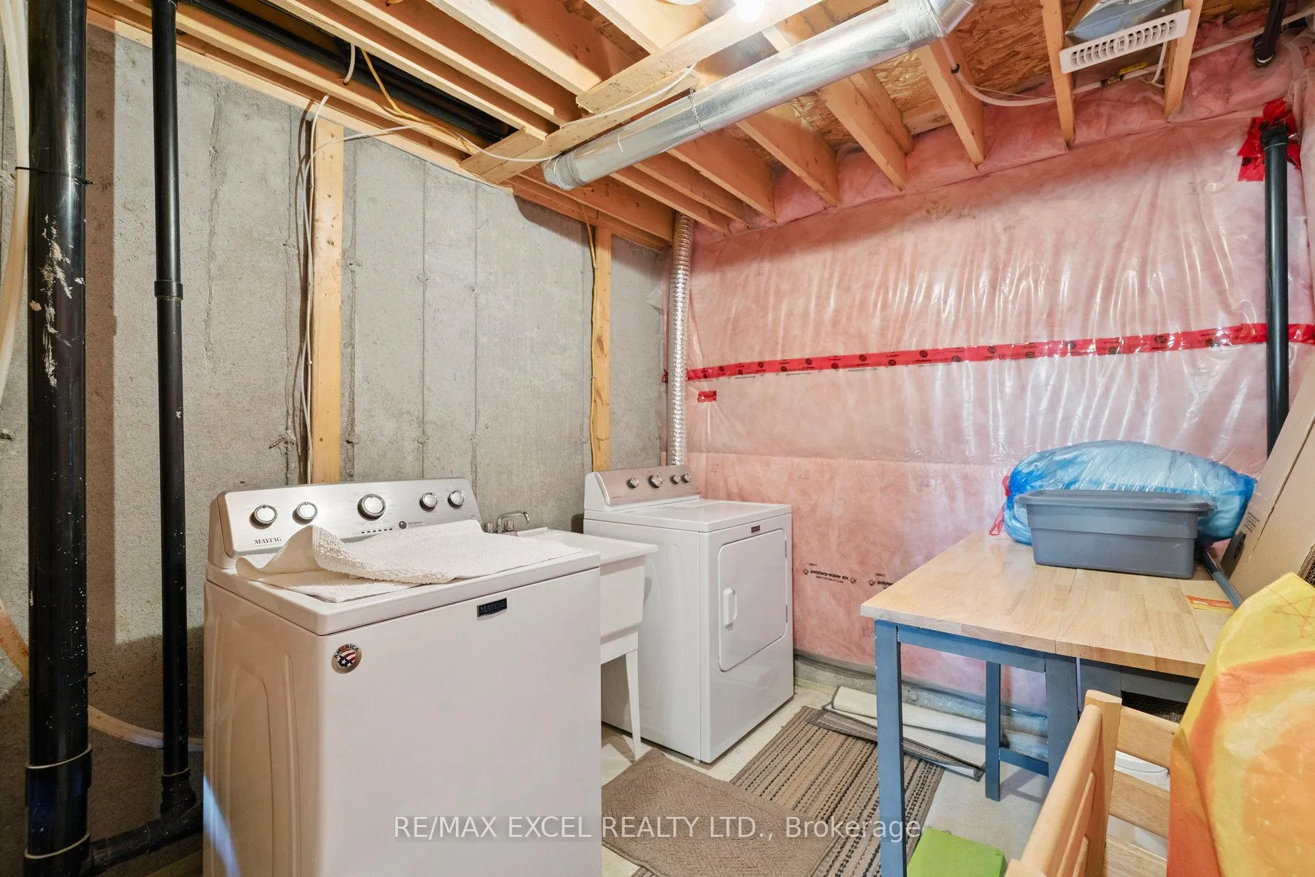 Photo 12 of 6401 Shapton Crescent, Niagara Falls, Forestview — HOMEH