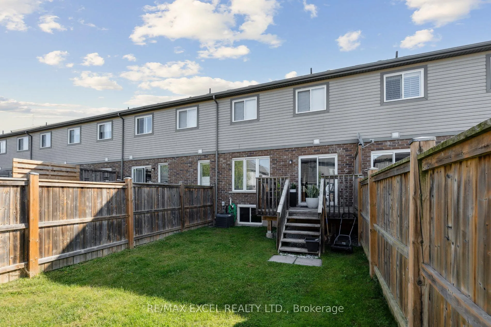 Photo 15 of 6401 Shapton Crescent, Niagara Falls, Forestview — HOMEH