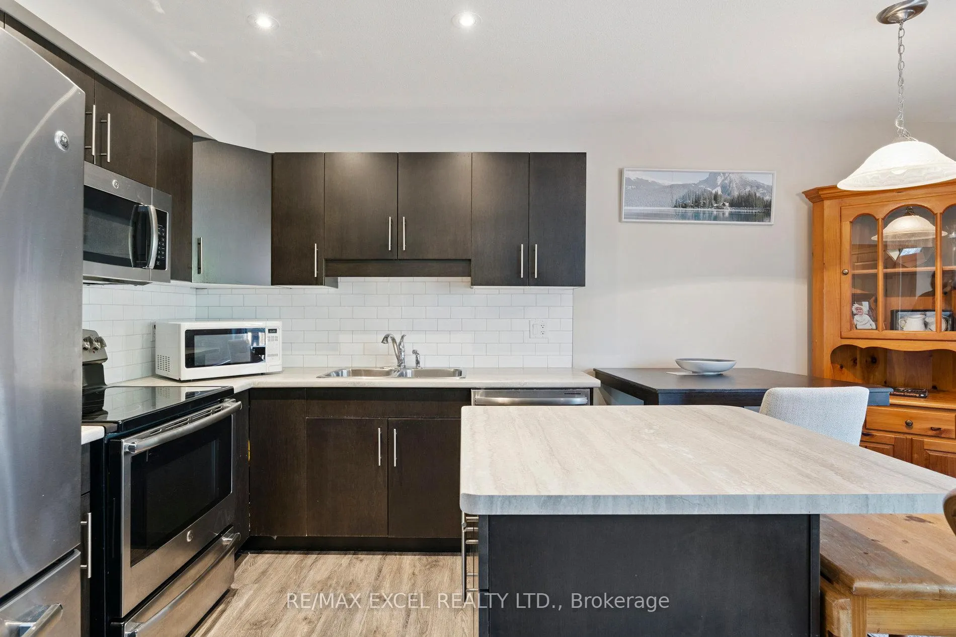 Photo 21 of 6401 Shapton Crescent, Niagara Falls, Forestview — HOMEH