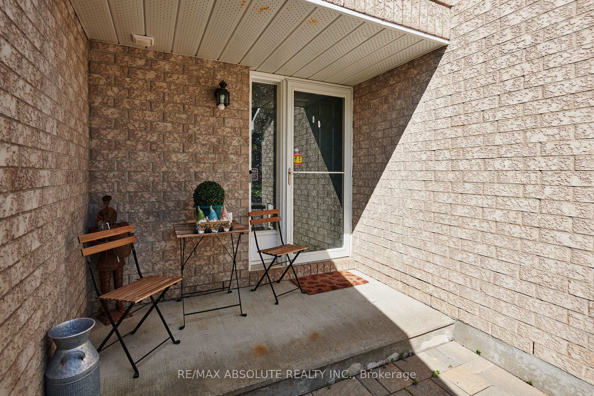 Photo 2 of 6142 Arbourwood Drive, Ottawa, Chapel Hill — HOMEH