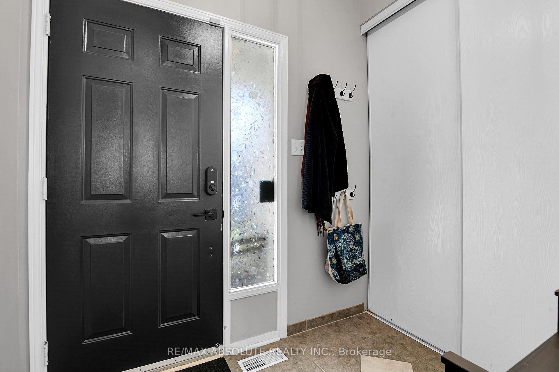 Photo 3 of 6142 Arbourwood Drive, Ottawa, Chapel Hill — HOMEH