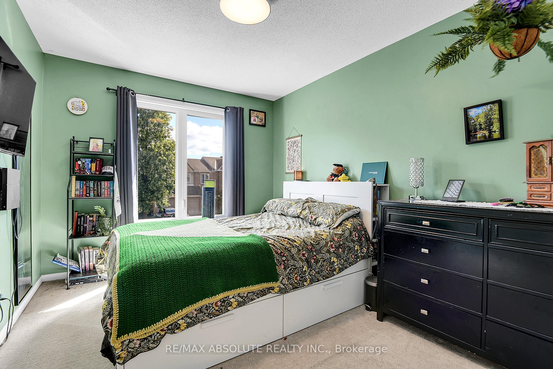 Photo 18 of 6142 Arbourwood Drive, Ottawa, Chapel Hill — HOMEH