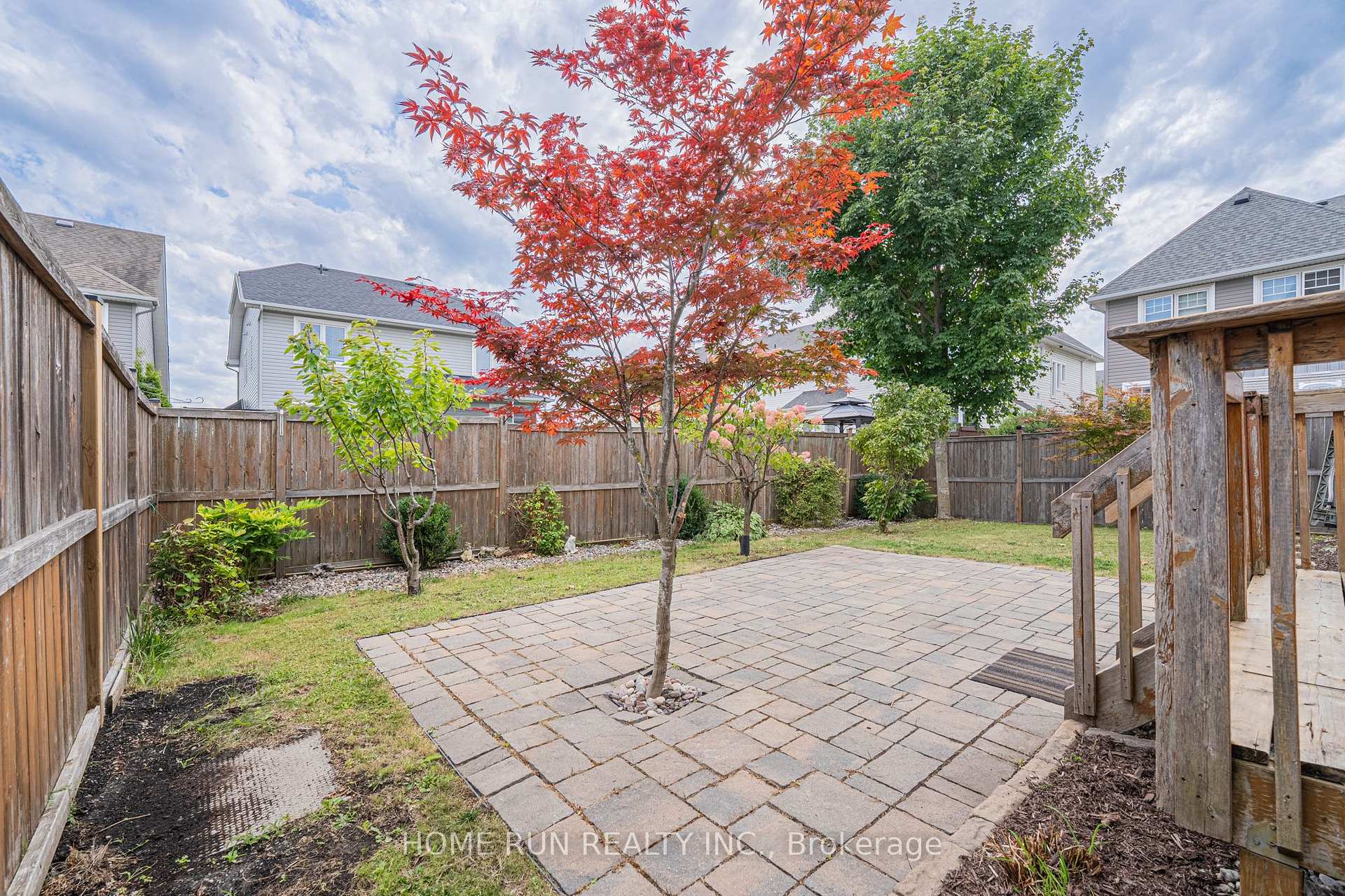 Photo 5 of 393 Grammond Circle, Ottawa, Avalon West — HOMEH