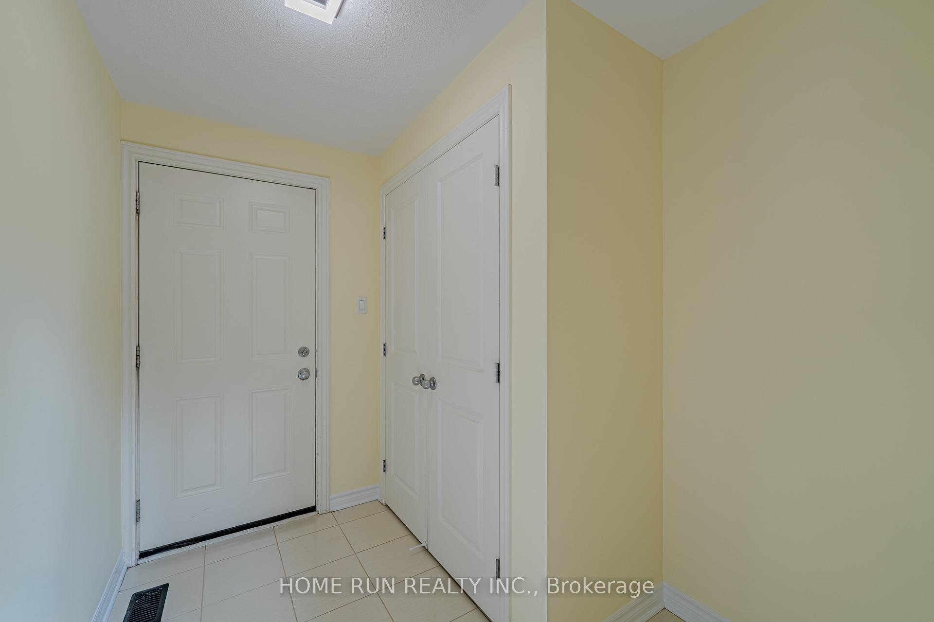 Photo 8 of 393 Grammond Circle, Ottawa, Avalon West — HOMEH