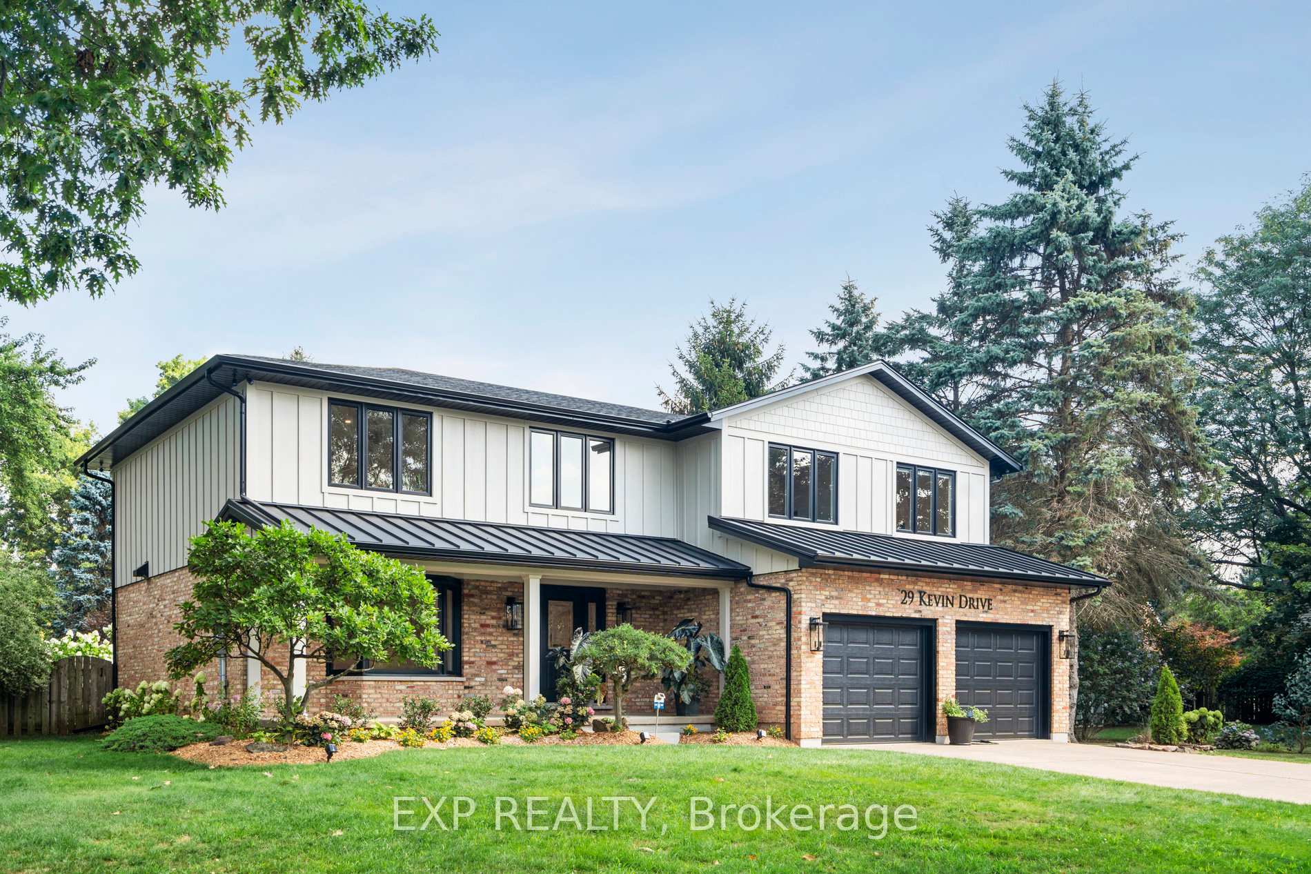 Photo 2 of 29 Kevin Drive, Pelham, Fonthill — HOMEH