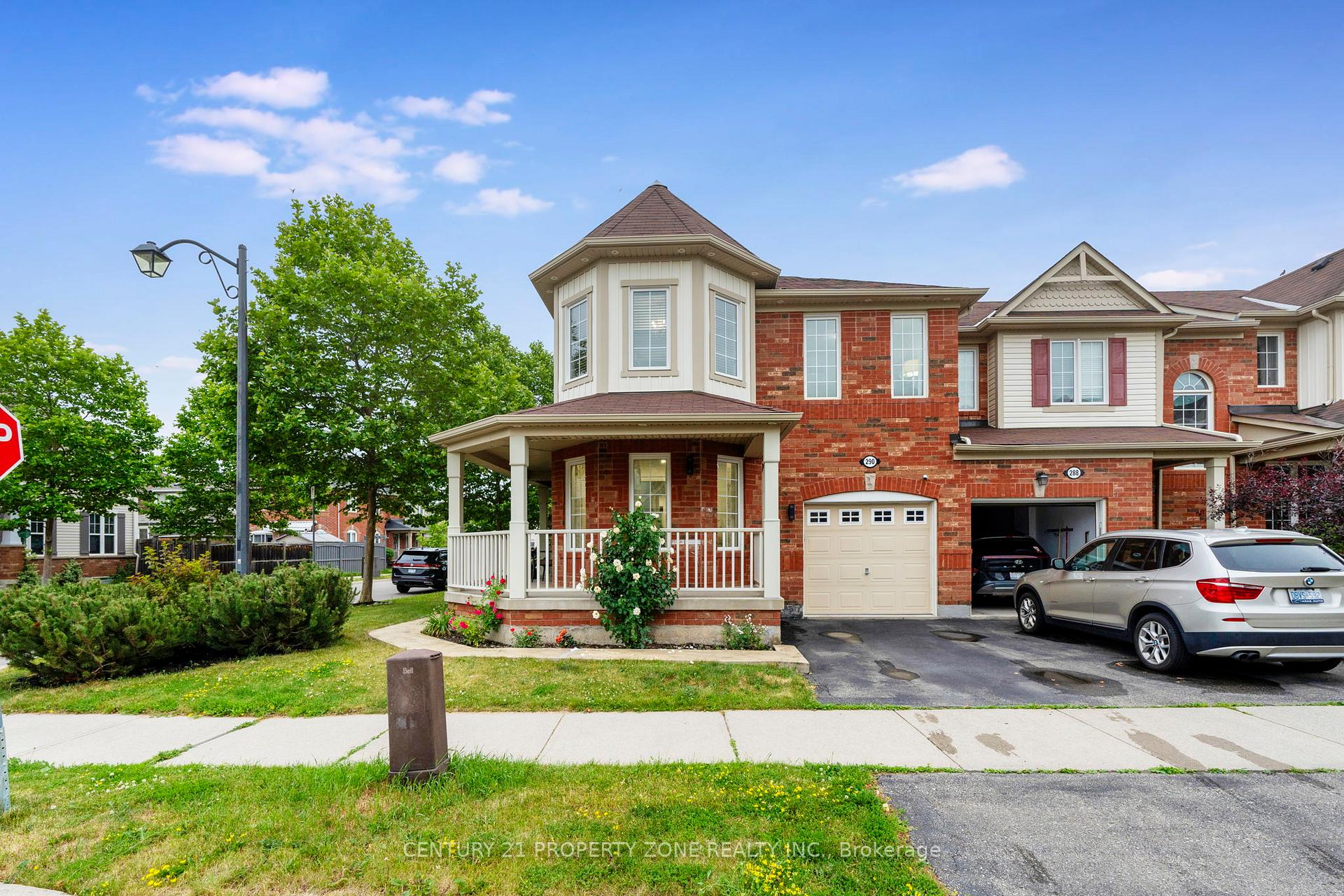 Front of 290 Woodley Crescent