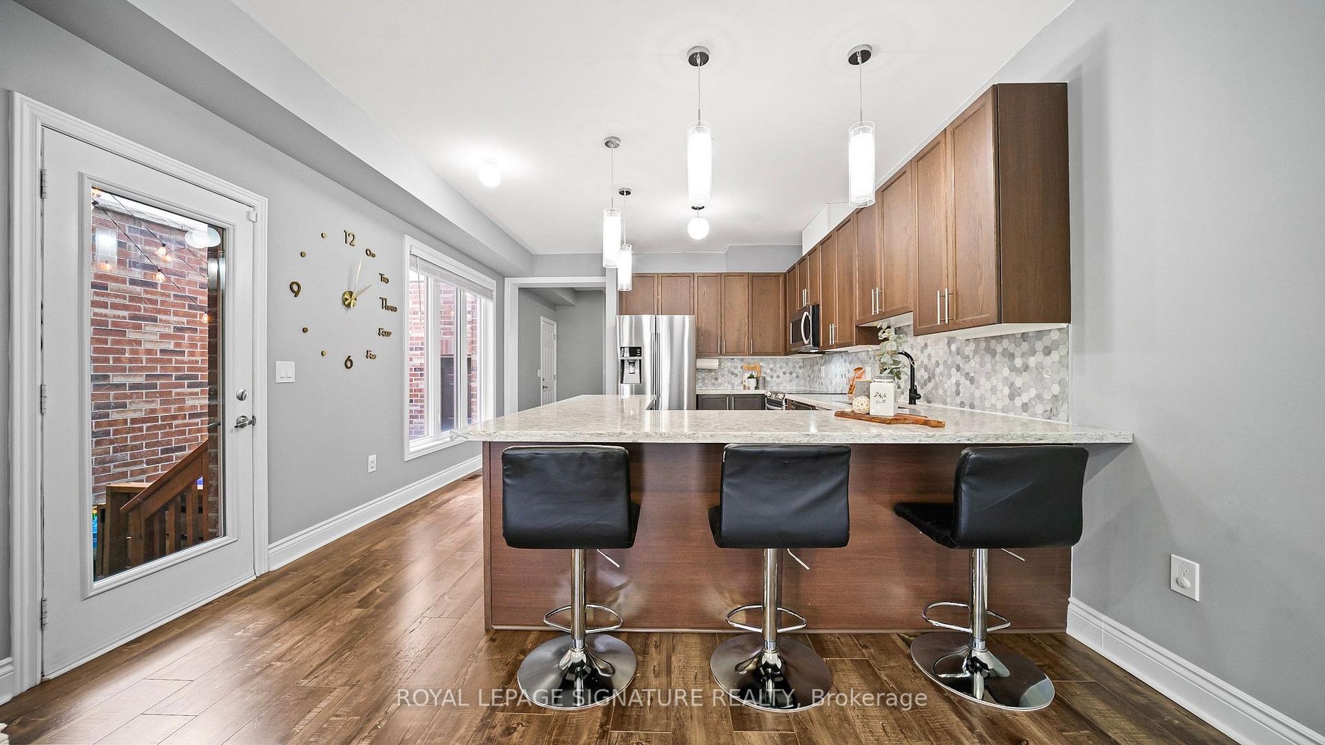 Photo 7 of 65 Kingsmere Crescent, New Tecumseth, Alliston — HOMEH