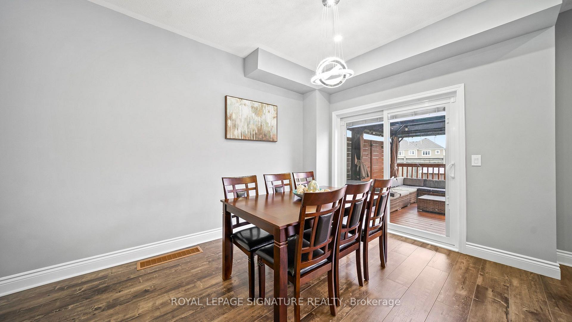 Photo 10 of 65 Kingsmere Crescent, New Tecumseth, Alliston — HOMEH