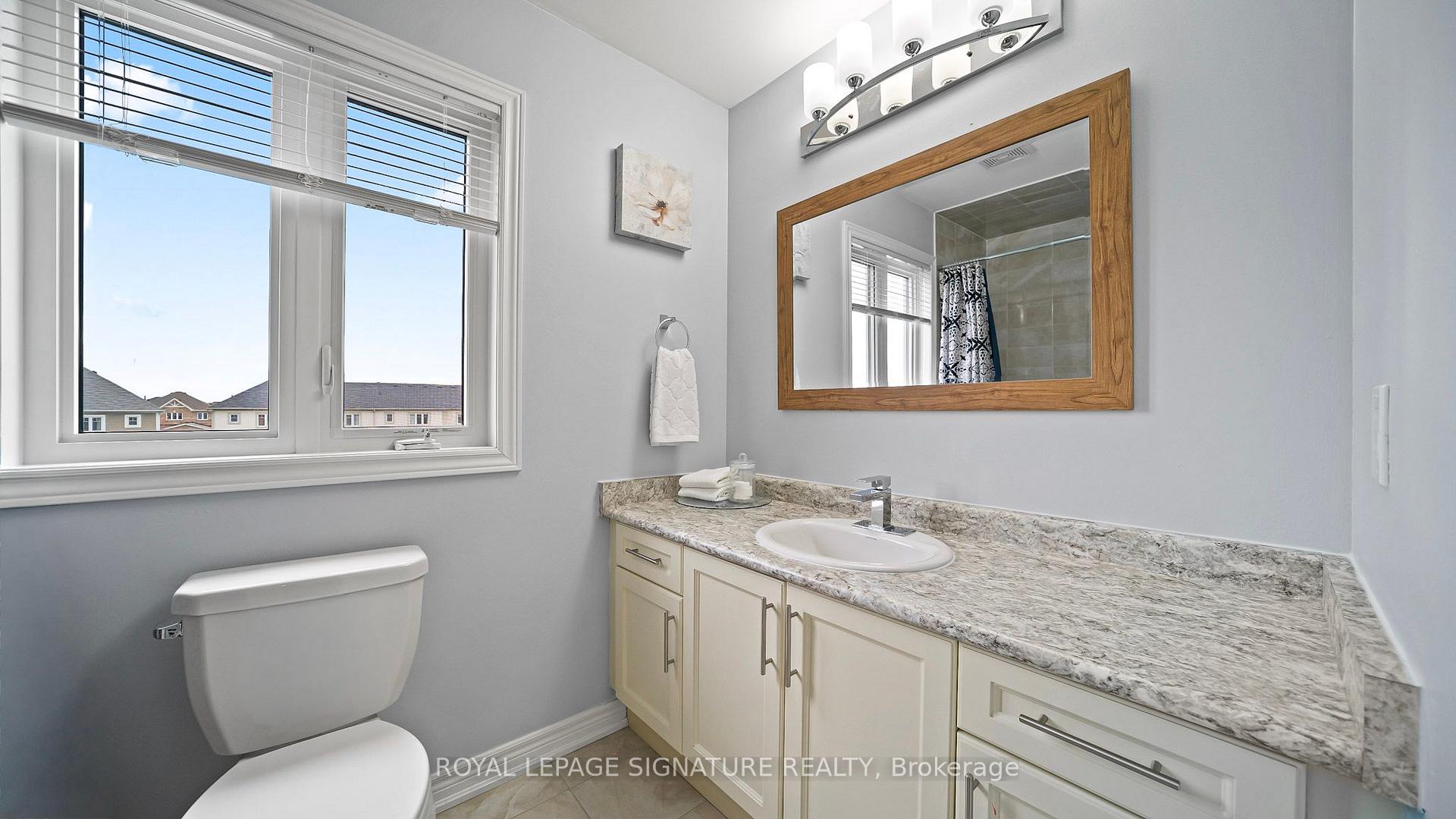Photo 23 of 65 Kingsmere Crescent, New Tecumseth, Alliston — HOMEH