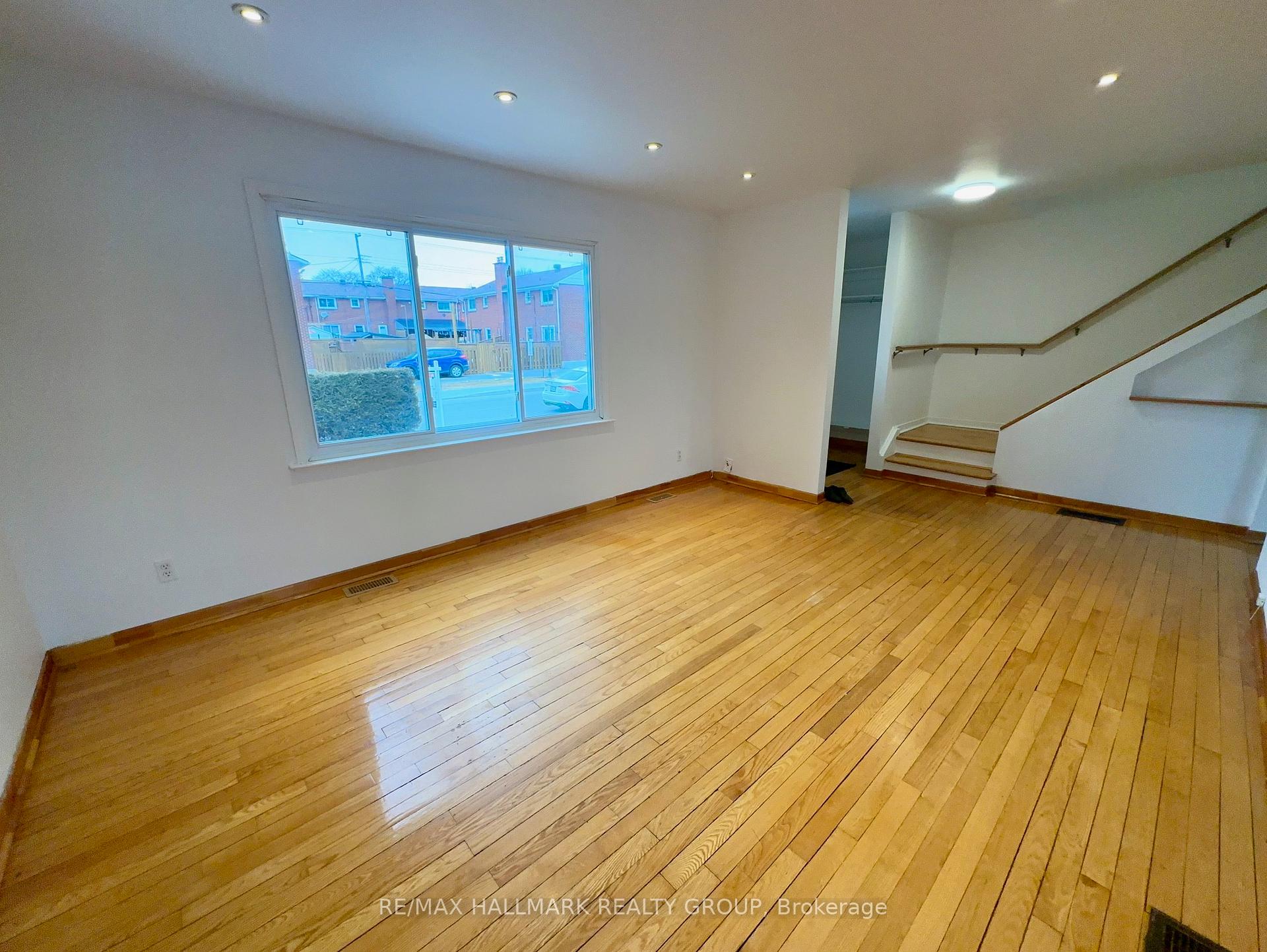 Photo 7 of 772 Borthwick Avenue S, Ottawa, Castle Heights/Rideau High — HOMEH