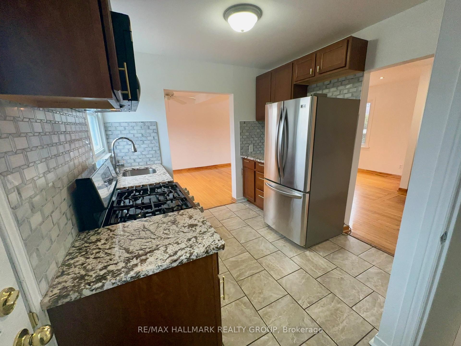 Photo 14 of 772 Borthwick Avenue S, Ottawa, Castle Heights/Rideau High — HOMEH