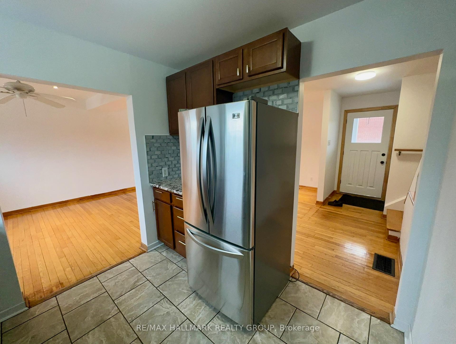 Photo 15 of 772 Borthwick Avenue S, Ottawa, Castle Heights/Rideau High — HOMEH