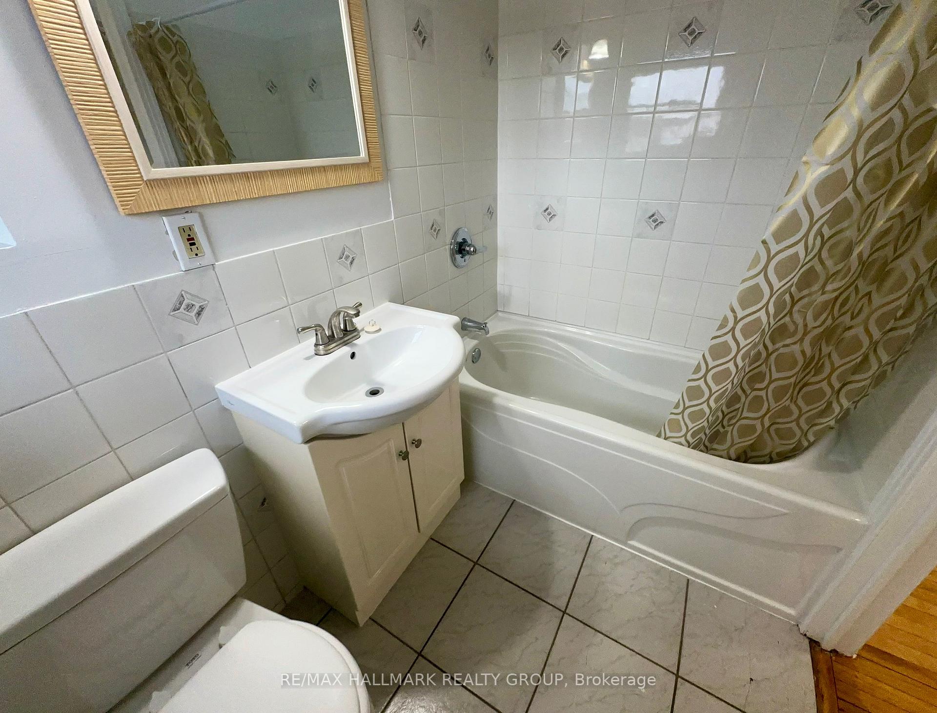Photo 18 of 772 Borthwick Avenue S, Ottawa, Castle Heights/Rideau High — HOMEH