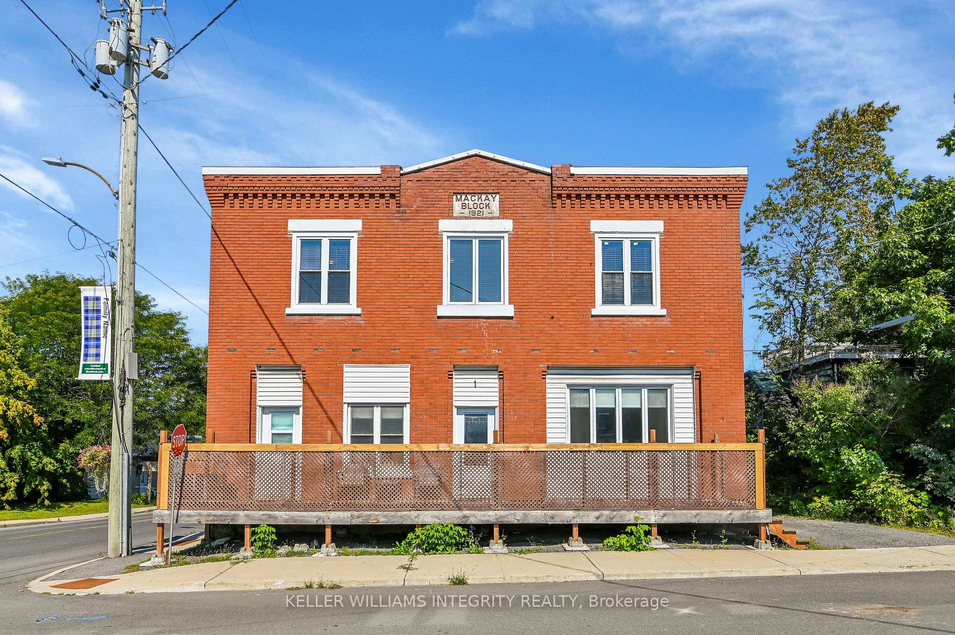 Front of 1 Mechanic Street E