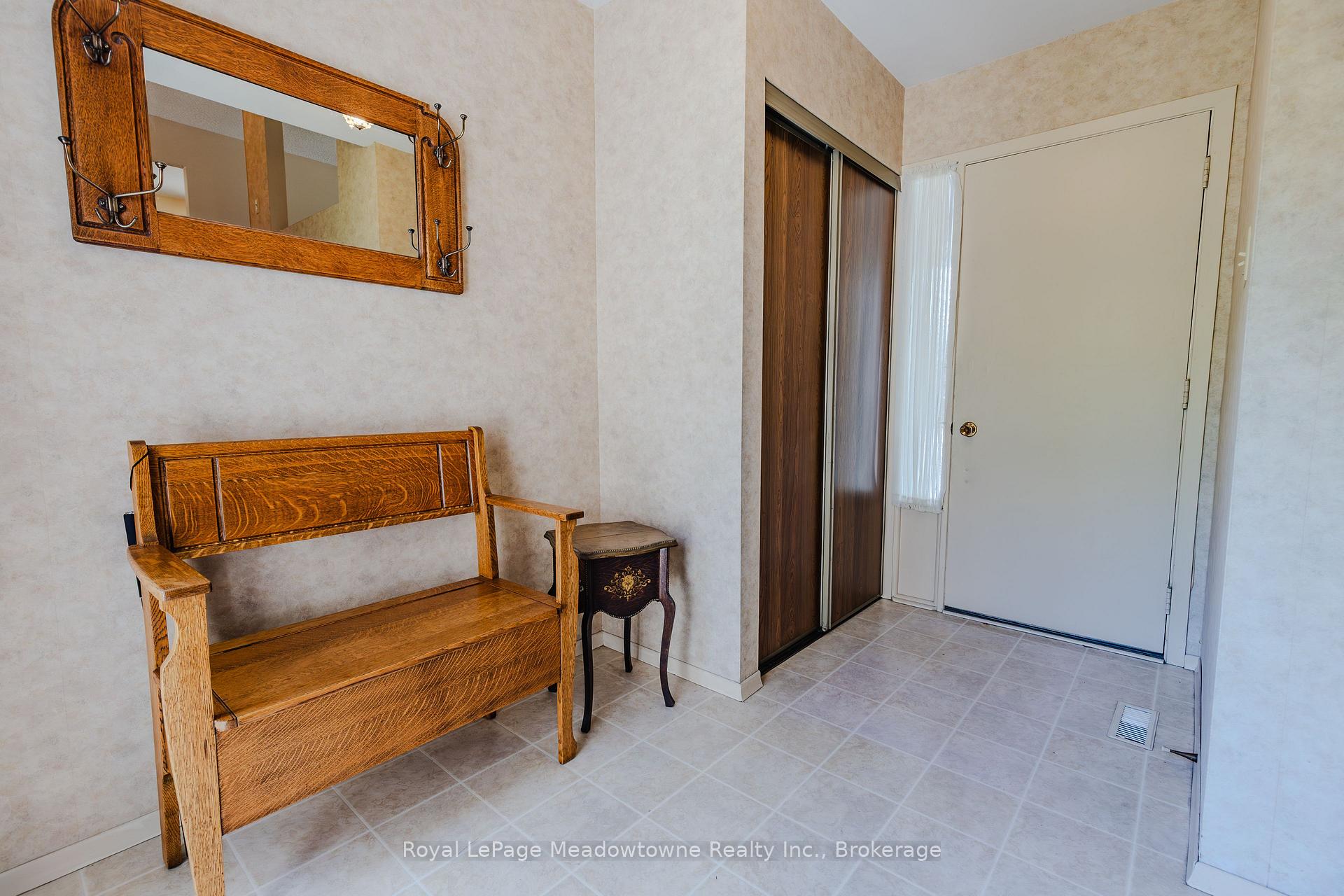 Photo 15 of 840 Cedarbrae Avenue, Milton, Dorset Park — HOMEH