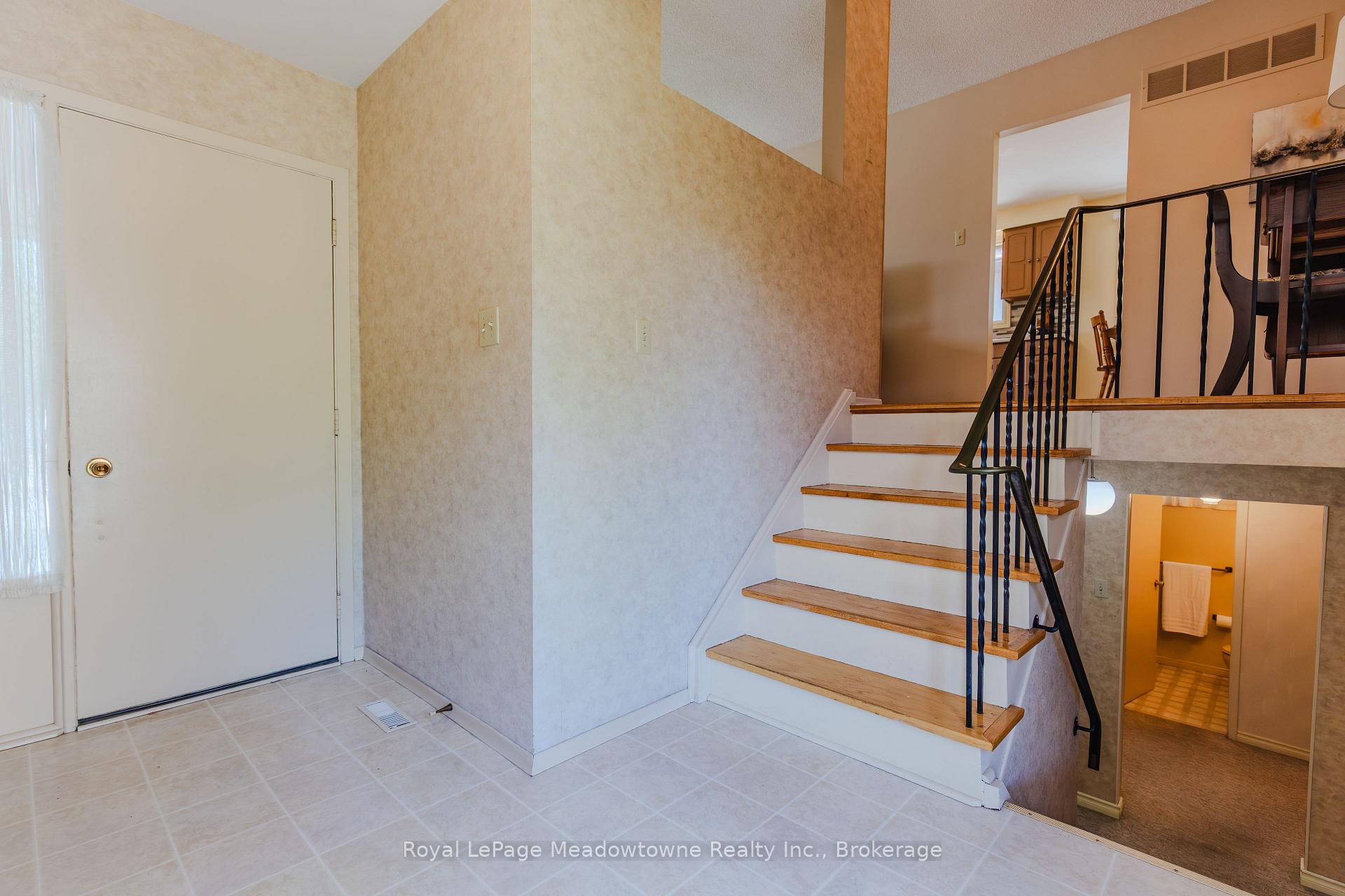 Photo 9 of 840 Cedarbrae Avenue, Milton, Dorset Park — HOMEH