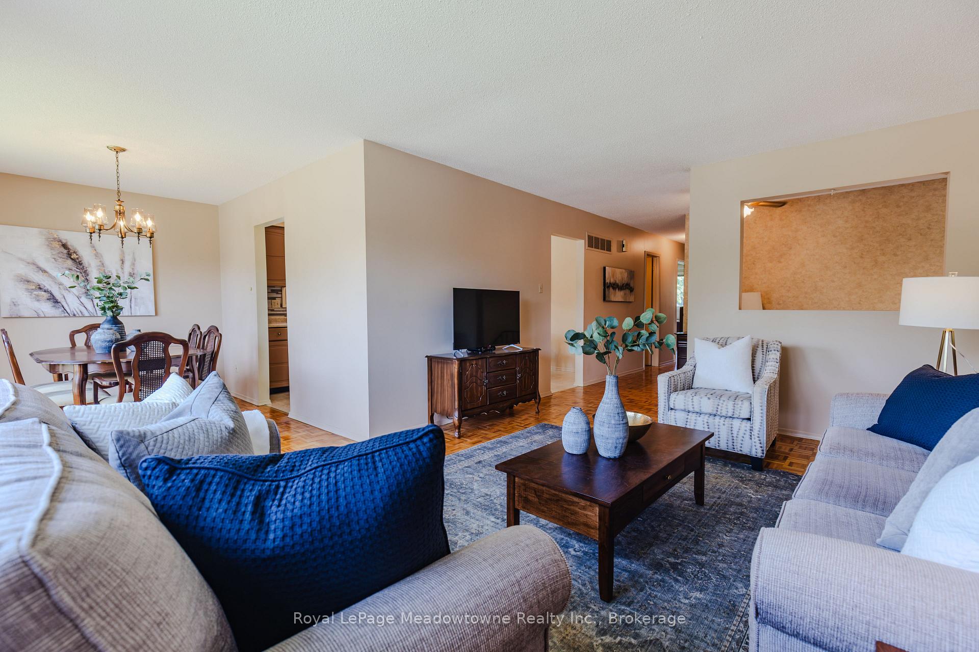 Photo 4 of 840 Cedarbrae Avenue, Milton, Dorset Park — HOMEH