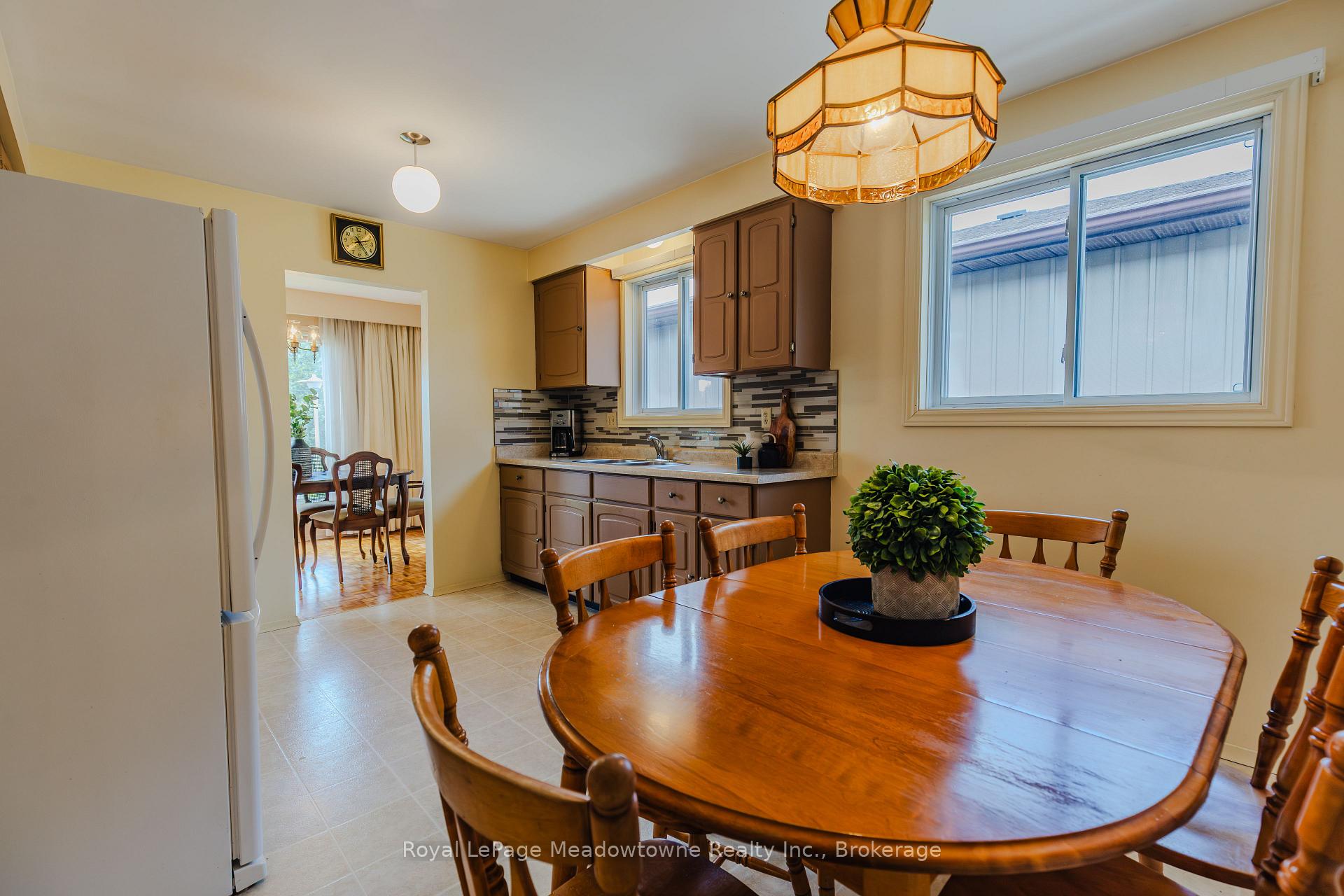 Photo 16 of 840 Cedarbrae Avenue, Milton, Dorset Park — HOMEH