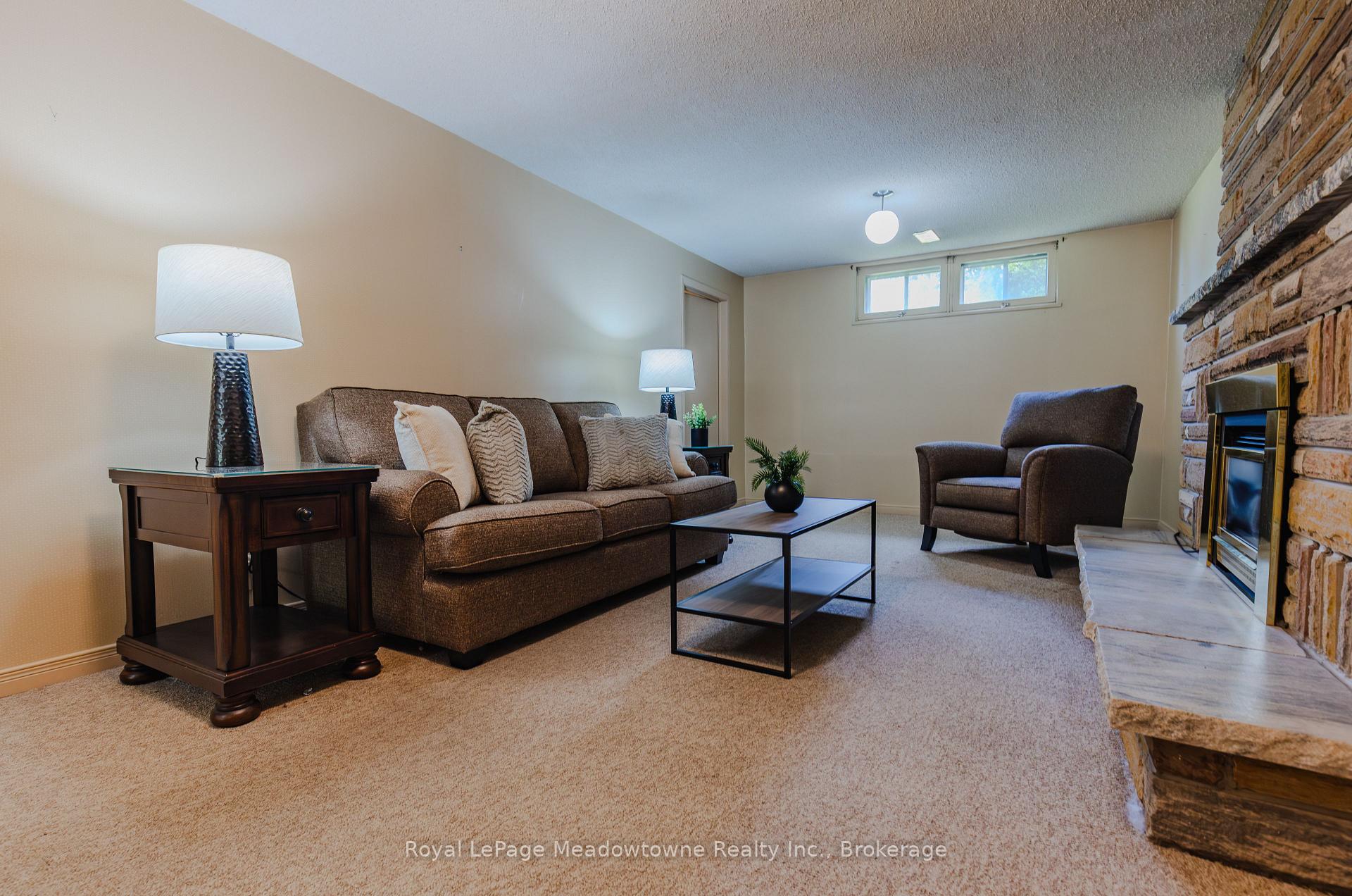 Photo 24 of 840 Cedarbrae Avenue, Milton, Dorset Park — HOMEH
