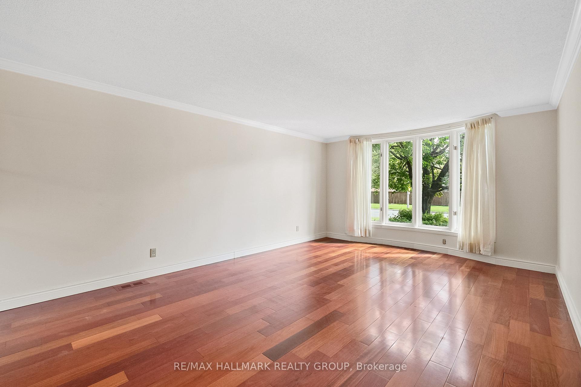 Photo 6 of 6203 Beausejour Drive, Ottawa, Chapel Hill — HOMEH
