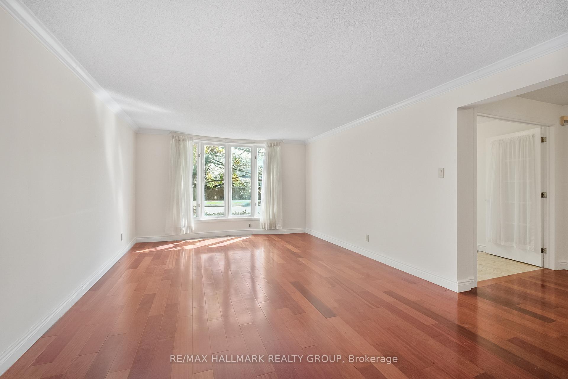 Photo 8 of 6203 Beausejour Drive, Ottawa, Chapel Hill — HOMEH