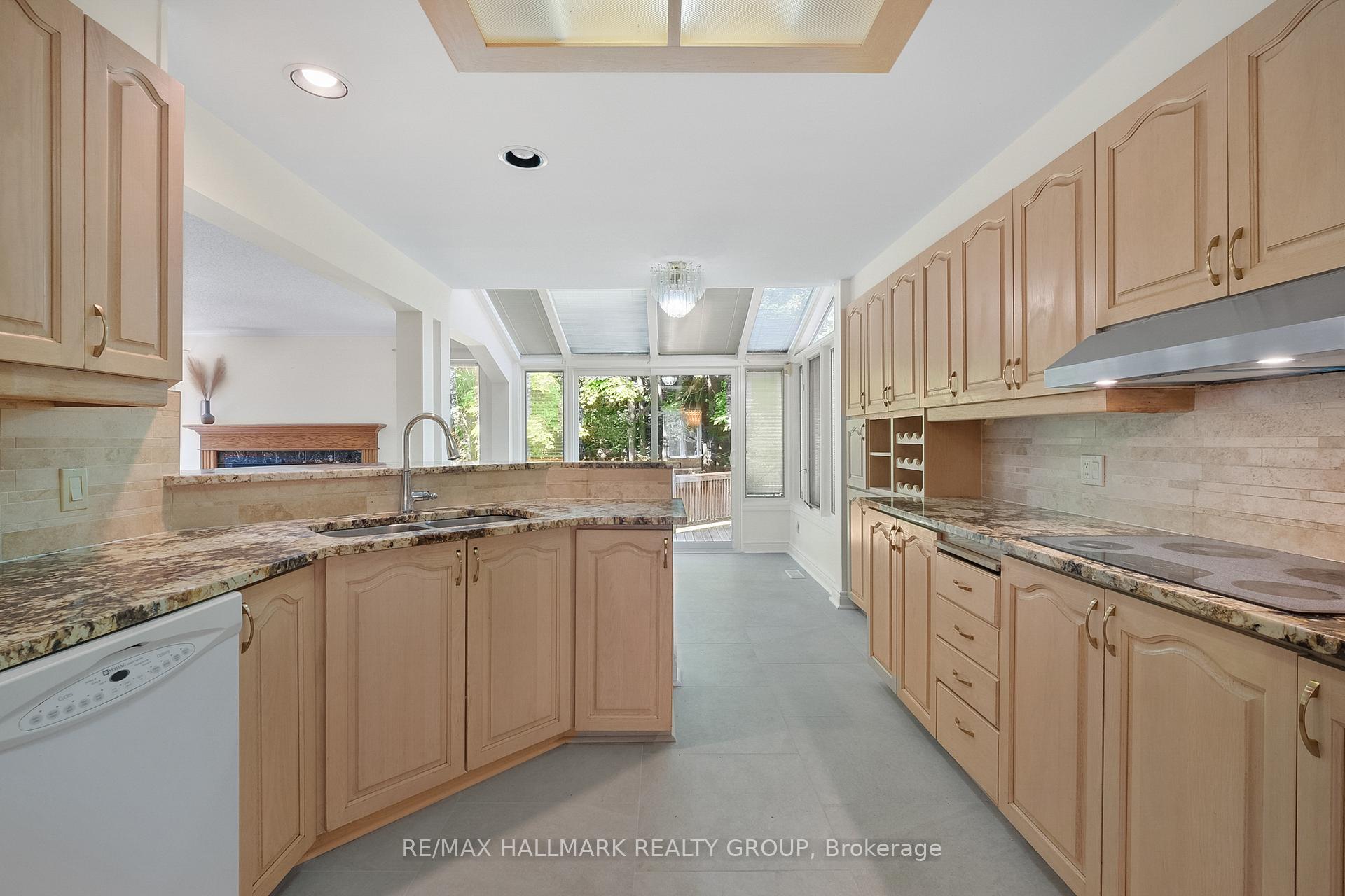 Photo 18 of 6203 Beausejour Drive, Ottawa, Chapel Hill — HOMEH