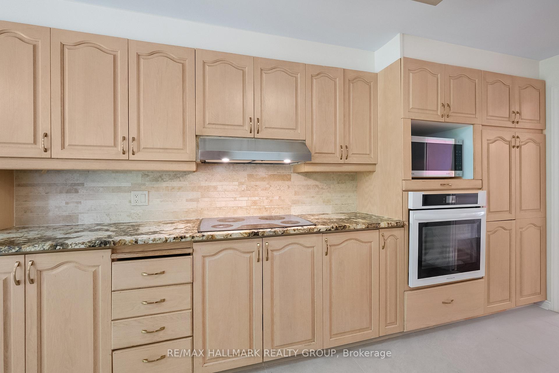 Photo 19 of 6203 Beausejour Drive, Ottawa, Chapel Hill — HOMEH