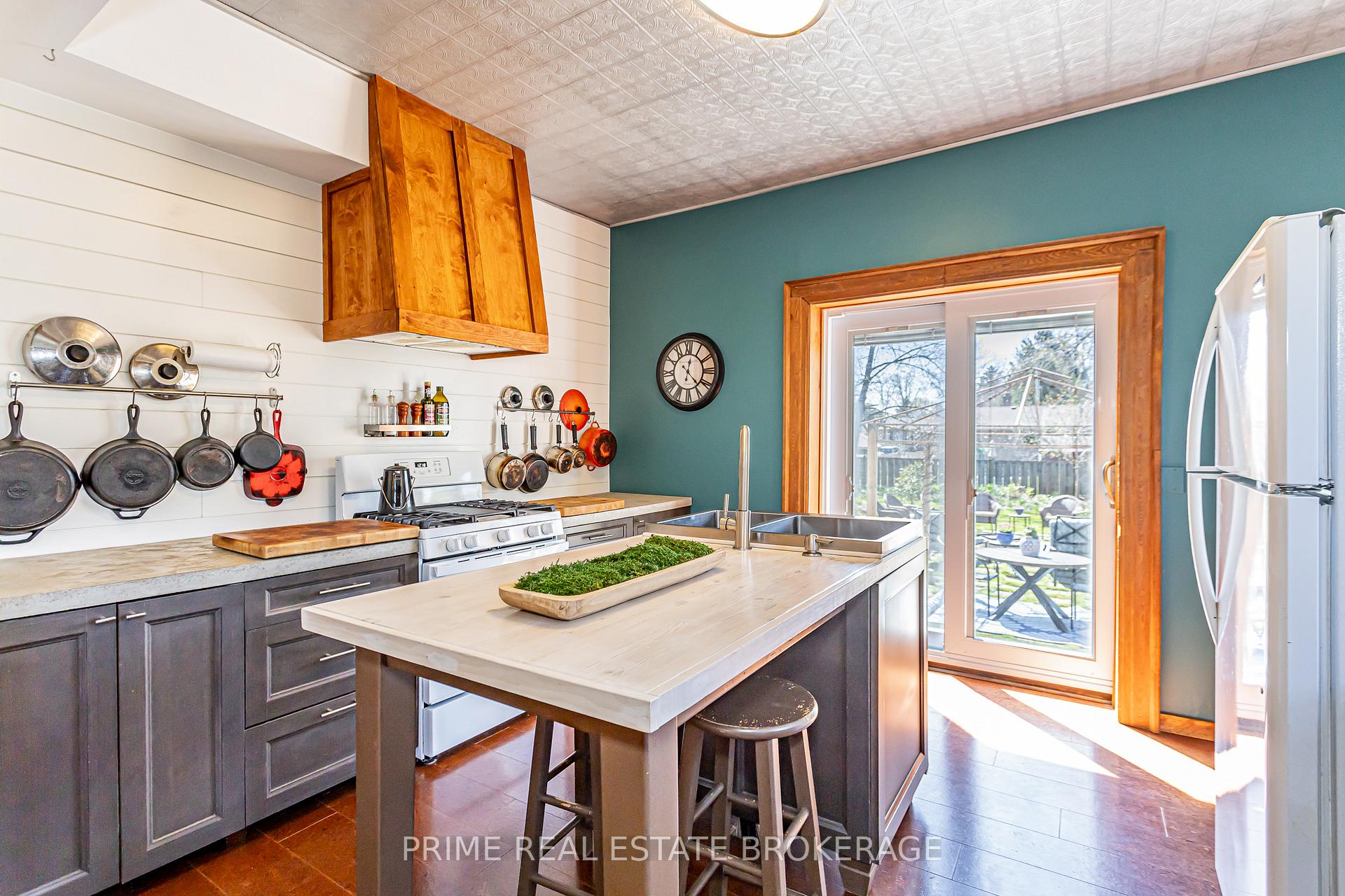 Photo 12 of 175 Broadway Street, North Middlesex, Parkhill — HOMEH