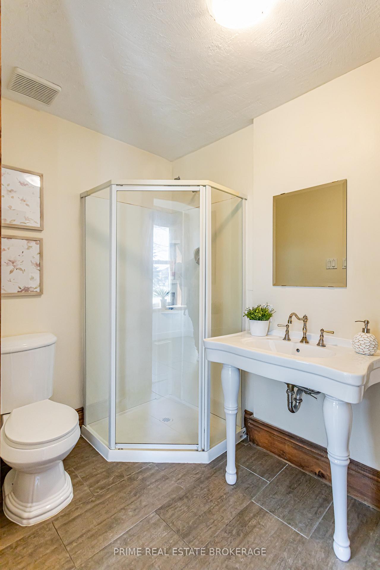 Photo 18 of 175 Broadway Street, North Middlesex, Parkhill — HOMEH