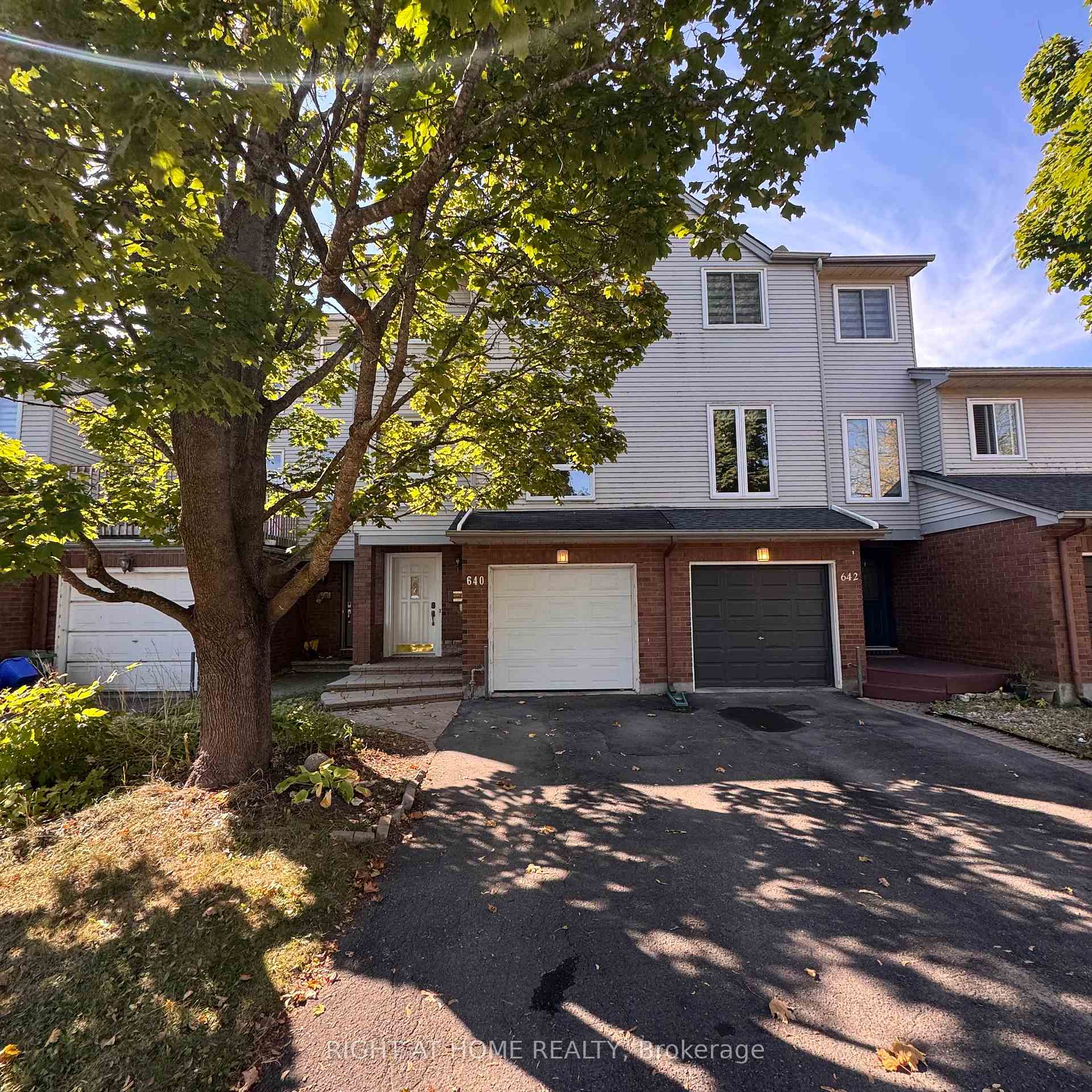 Photo 1 of 640 Brome Crescent, Ottawa, Fallingbrook/Ridgemount — HOMEH