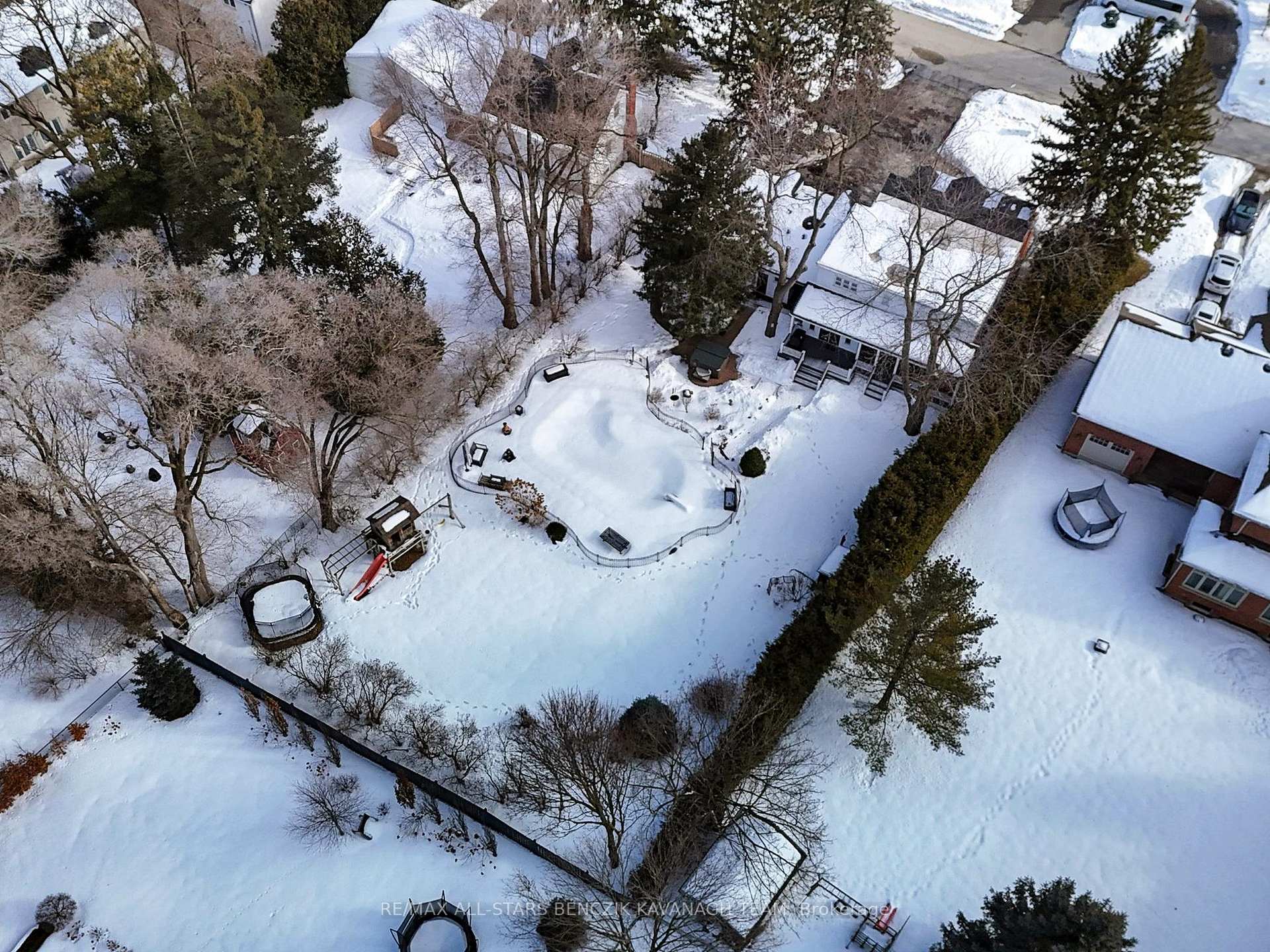 Photo 3 of 6 Riverview Road, Markham, Bullock — HOMEH