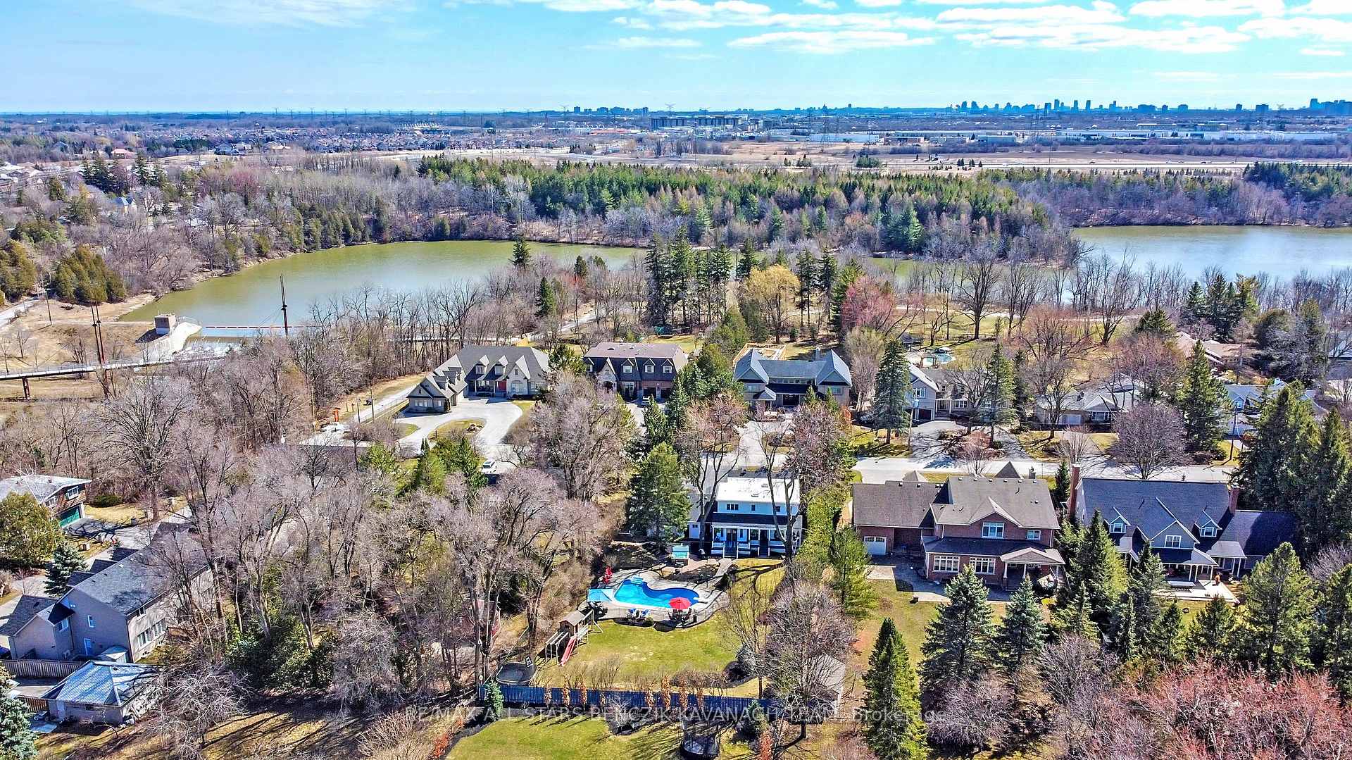 Photo 5 of 6 Riverview Road, Markham, Bullock — HOMEH