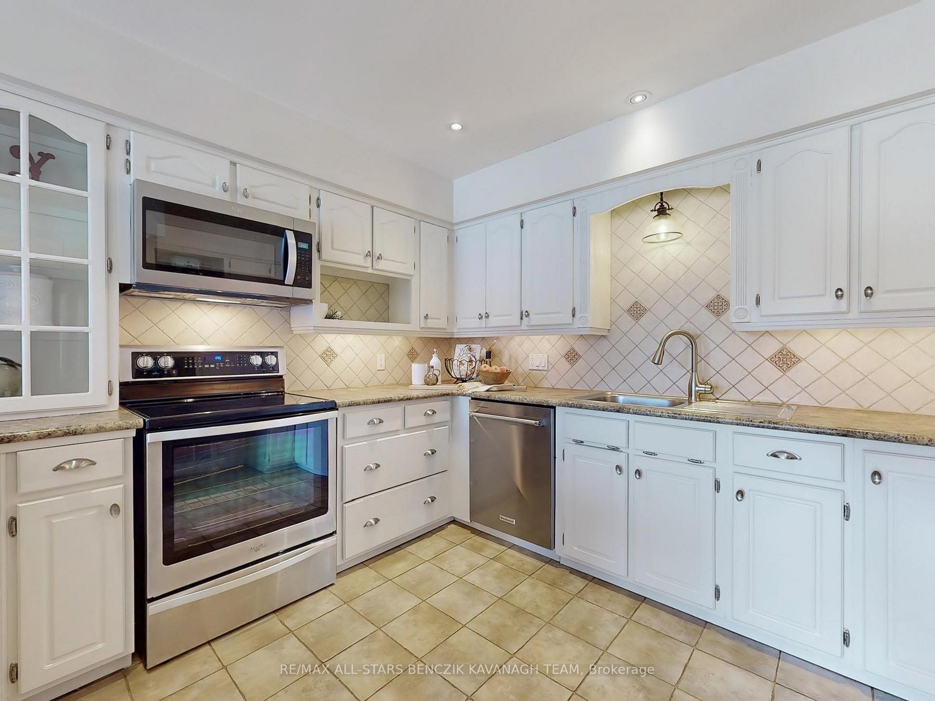 Photo 11 of 6 Riverview Road, Markham, Bullock — HOMEH