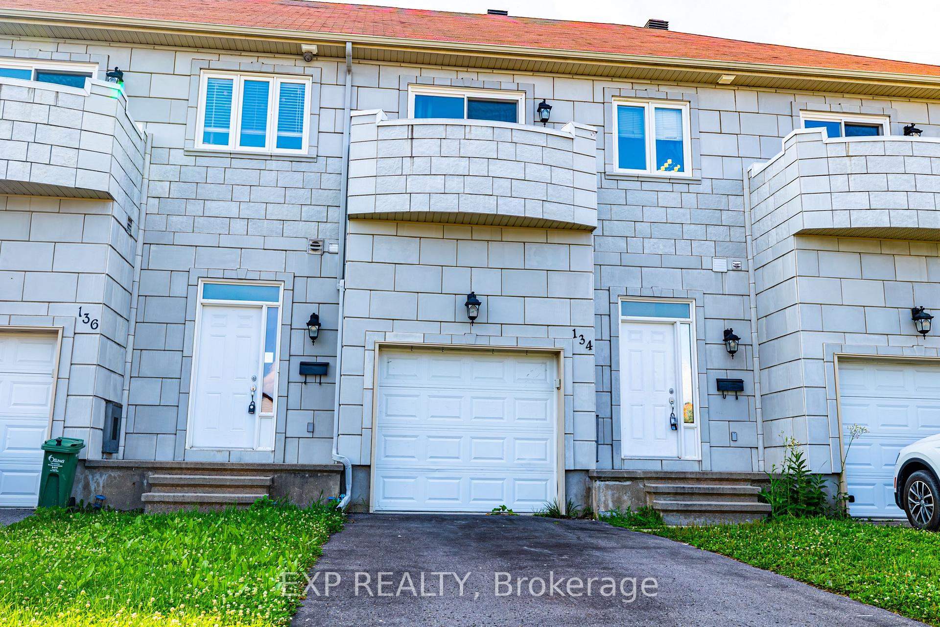 Photo 1 of 134 Whispering Winds Way, Ottawa, Mer Bleue/Bradley Estates/Anderson Park — HOMEH