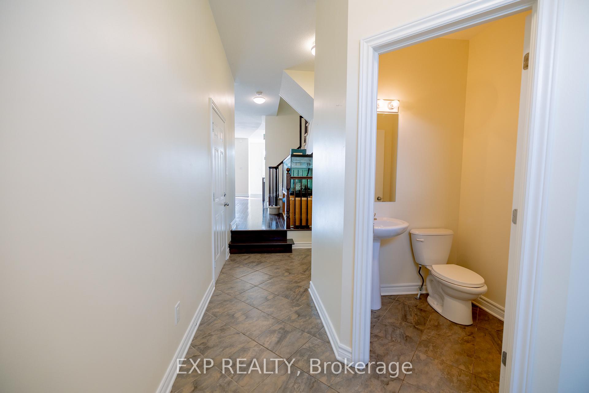Photo 2 of 134 Whispering Winds Way, Ottawa, Mer Bleue/Bradley Estates/Anderson Park — HOMEH