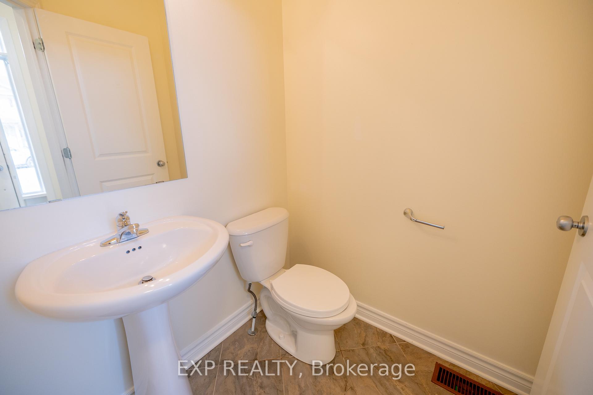 Photo 3 of 134 Whispering Winds Way, Ottawa, Mer Bleue/Bradley Estates/Anderson Park — HOMEH