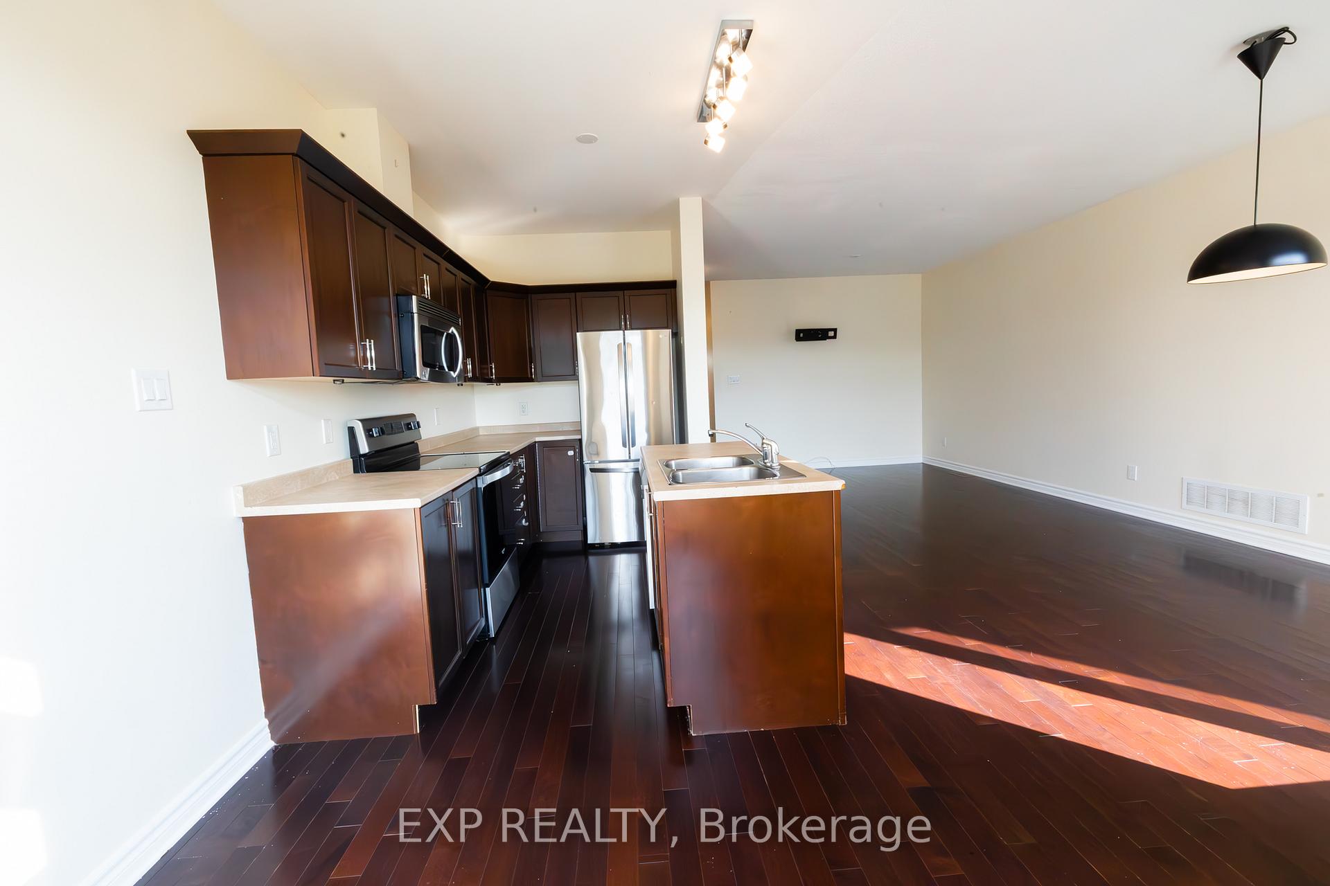 Photo 9 of 134 Whispering Winds Way, Ottawa, Mer Bleue/Bradley Estates/Anderson Park — HOMEH