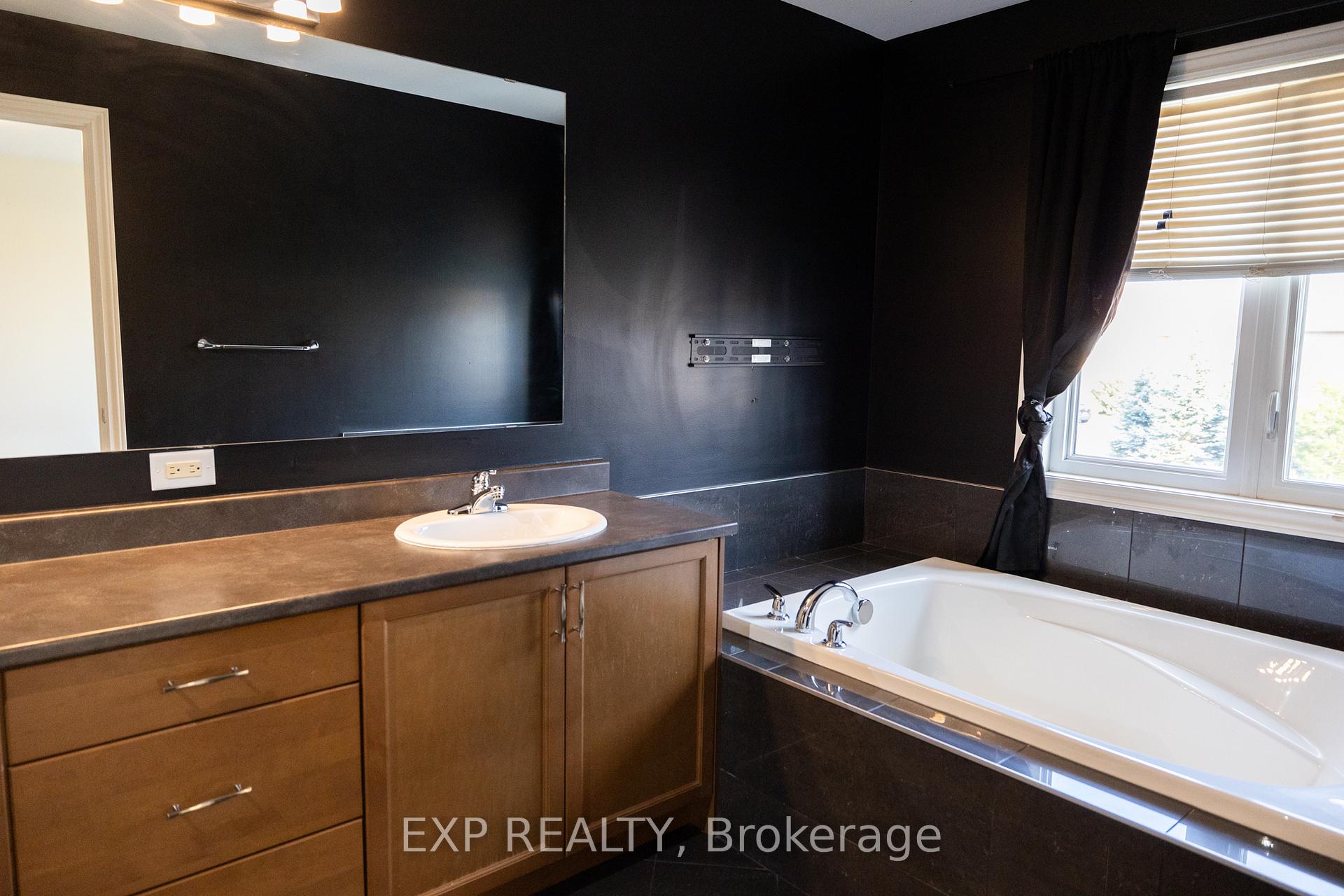 Photo 15 of 134 Whispering Winds Way, Ottawa, Mer Bleue/Bradley Estates/Anderson Park — HOMEH