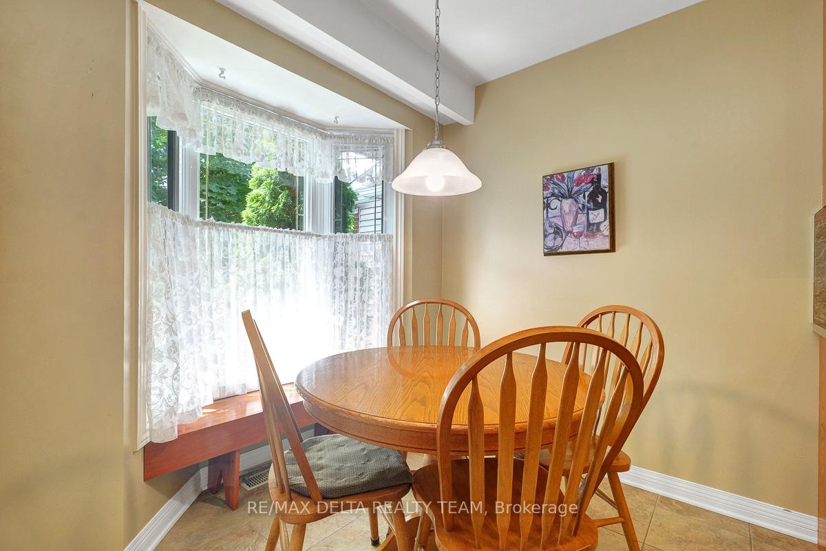 Photo 2 of 6383 St Louis Drive, Ottawa, Hiawatha Park/Convent Glen — HOMEH