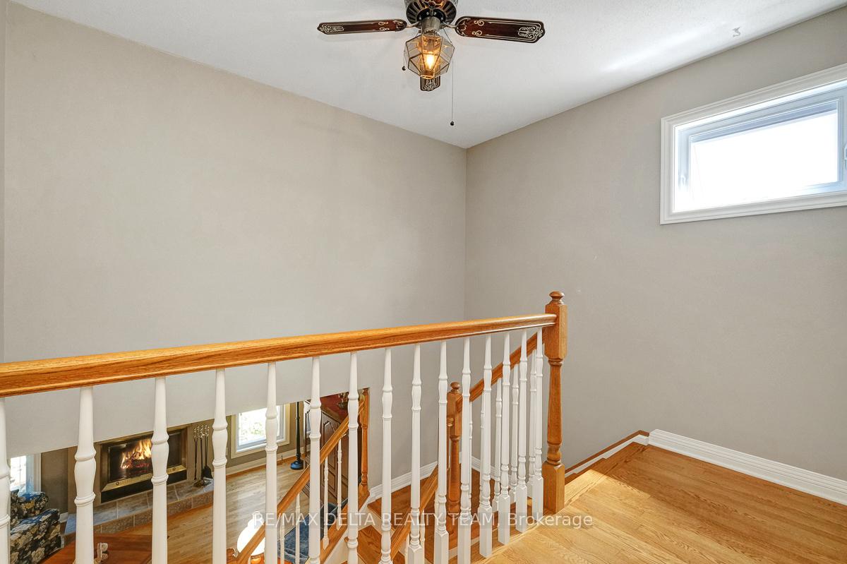 Photo 6 of 6383 St Louis Drive, Ottawa, Hiawatha Park/Convent Glen — HOMEH