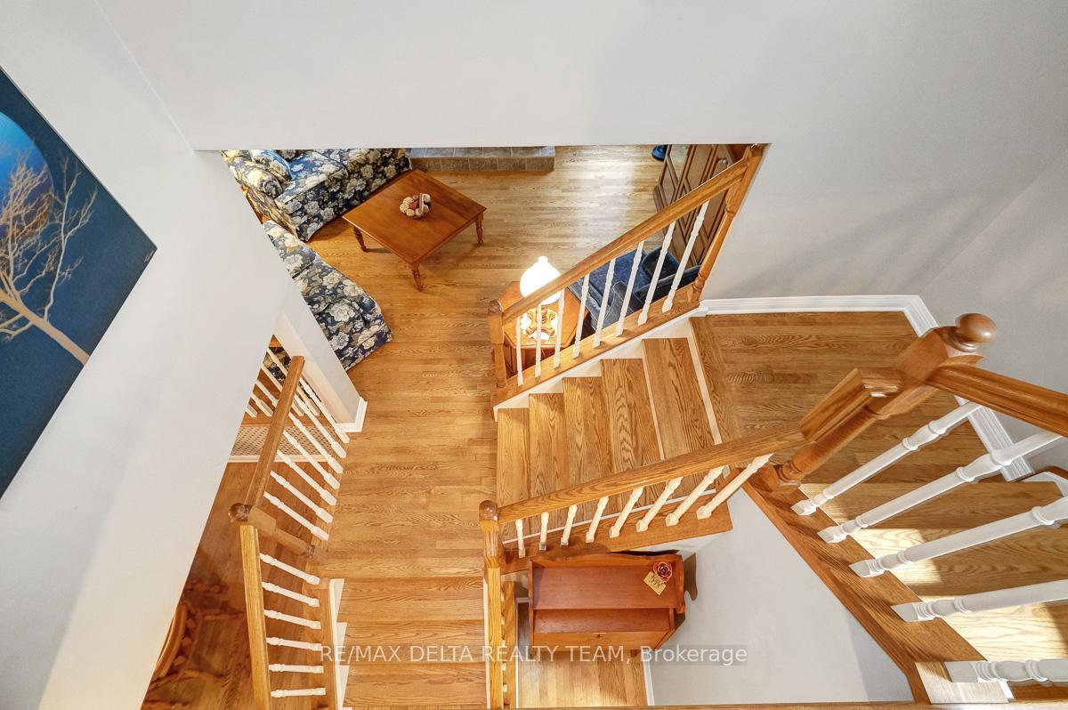 Photo 7 of 6383 St Louis Drive, Ottawa, Hiawatha Park/Convent Glen — HOMEH