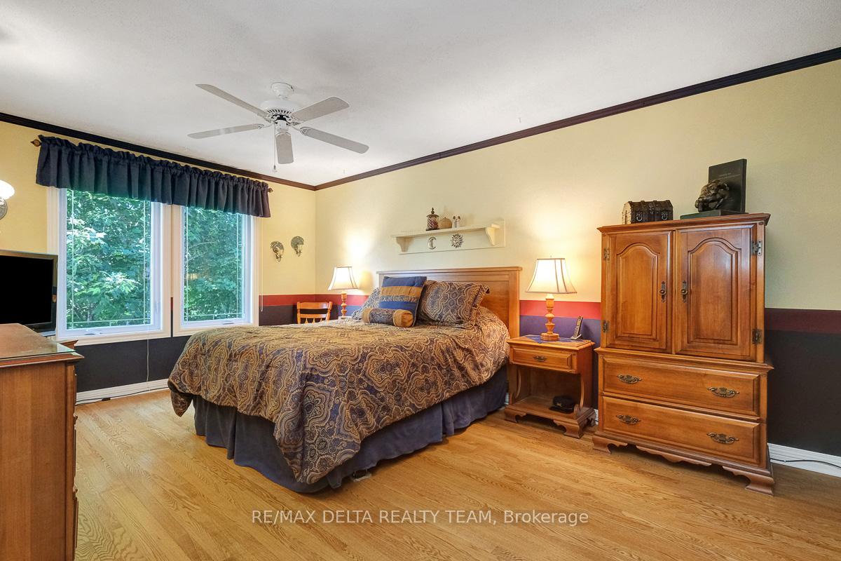 Photo 8 of 6383 St Louis Drive, Ottawa, Hiawatha Park/Convent Glen — HOMEH
