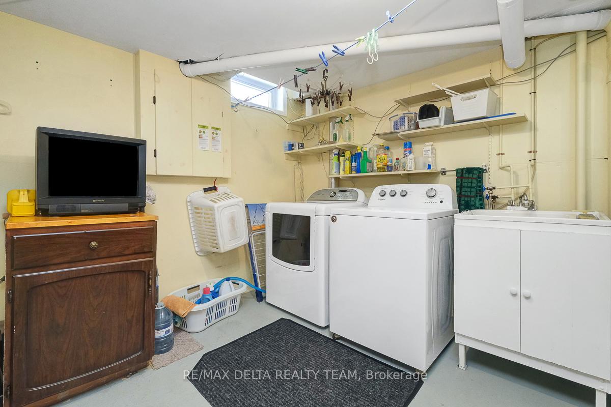 Photo 10 of 6383 St Louis Drive, Ottawa, Hiawatha Park/Convent Glen — HOMEH