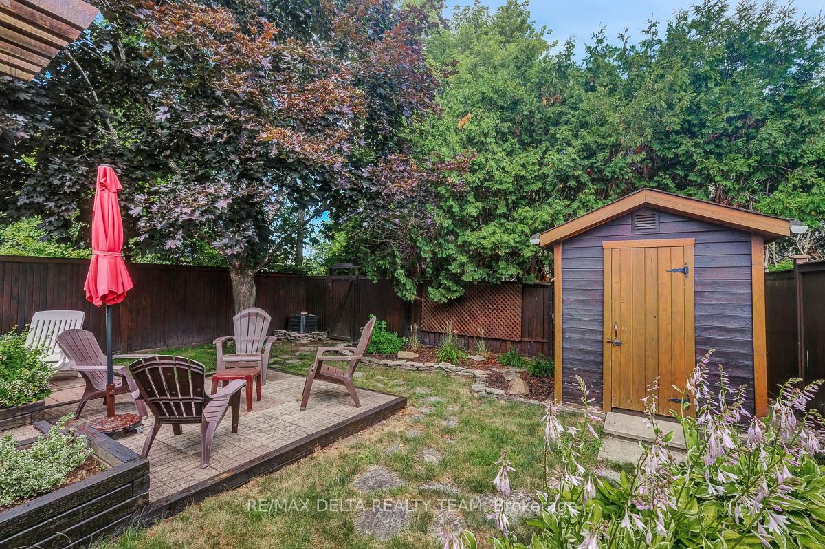 Photo 13 of 6383 St Louis Drive, Ottawa, Hiawatha Park/Convent Glen — HOMEH